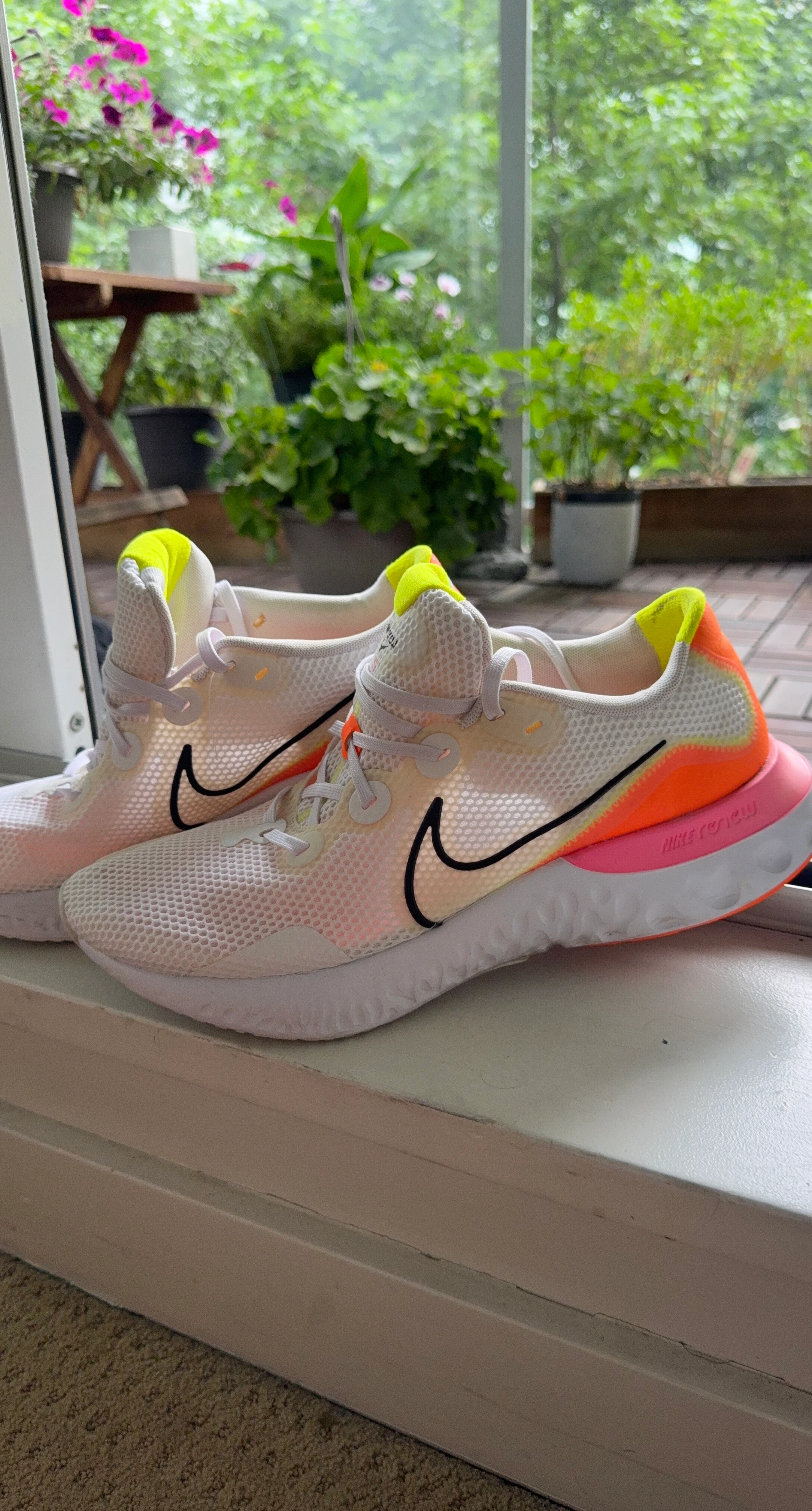Nike Renew Run Women's Running Shoes Size 8