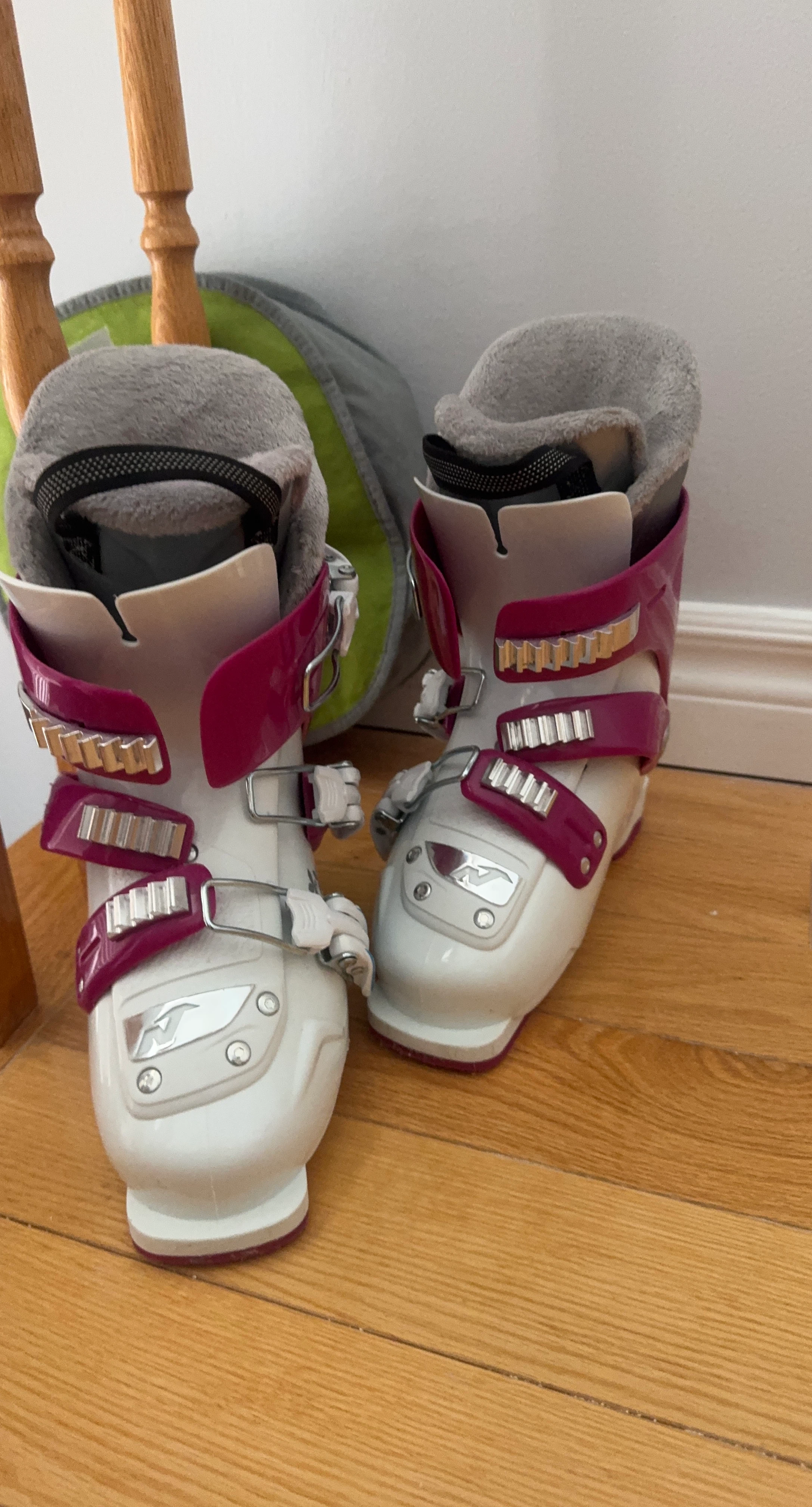 Nordica Little Belle 3 Ski Boots - Kids Size