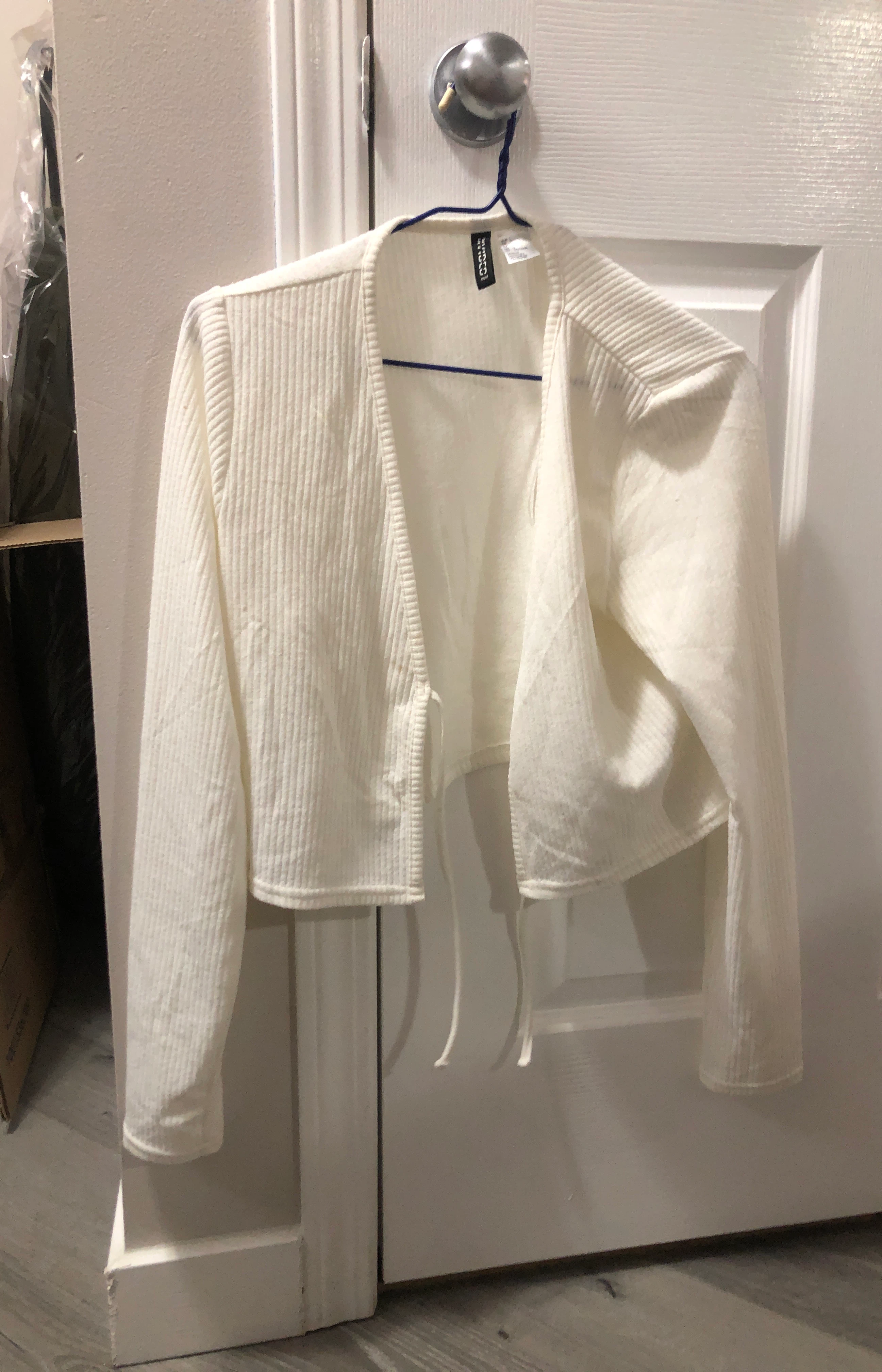 H&M White Ribbed Cropped Cardigan