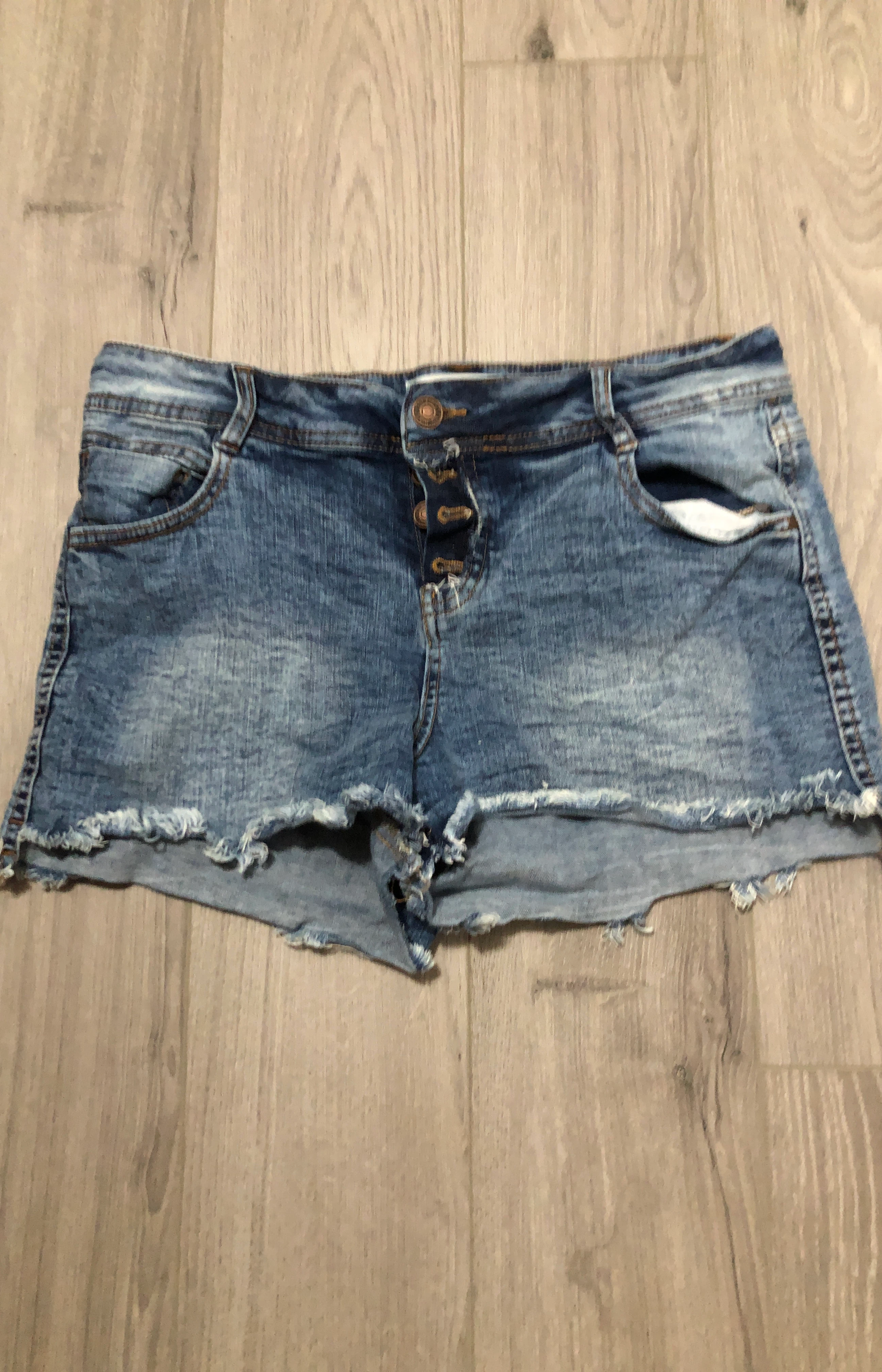 Eighty Two Arden Shortie Denim Shorts
