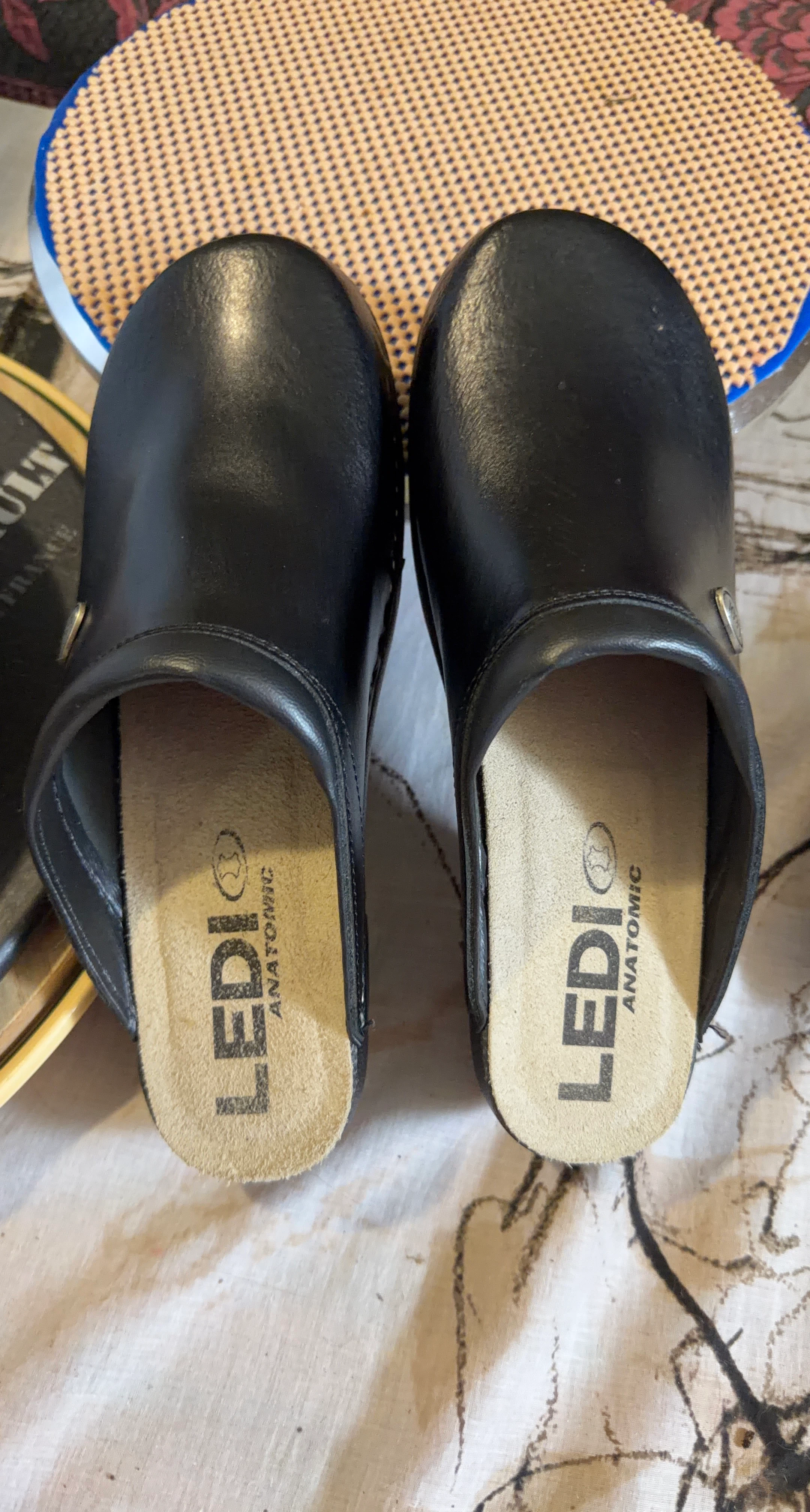 LEDI Anatomic Black Clogs - Size 41, US 10