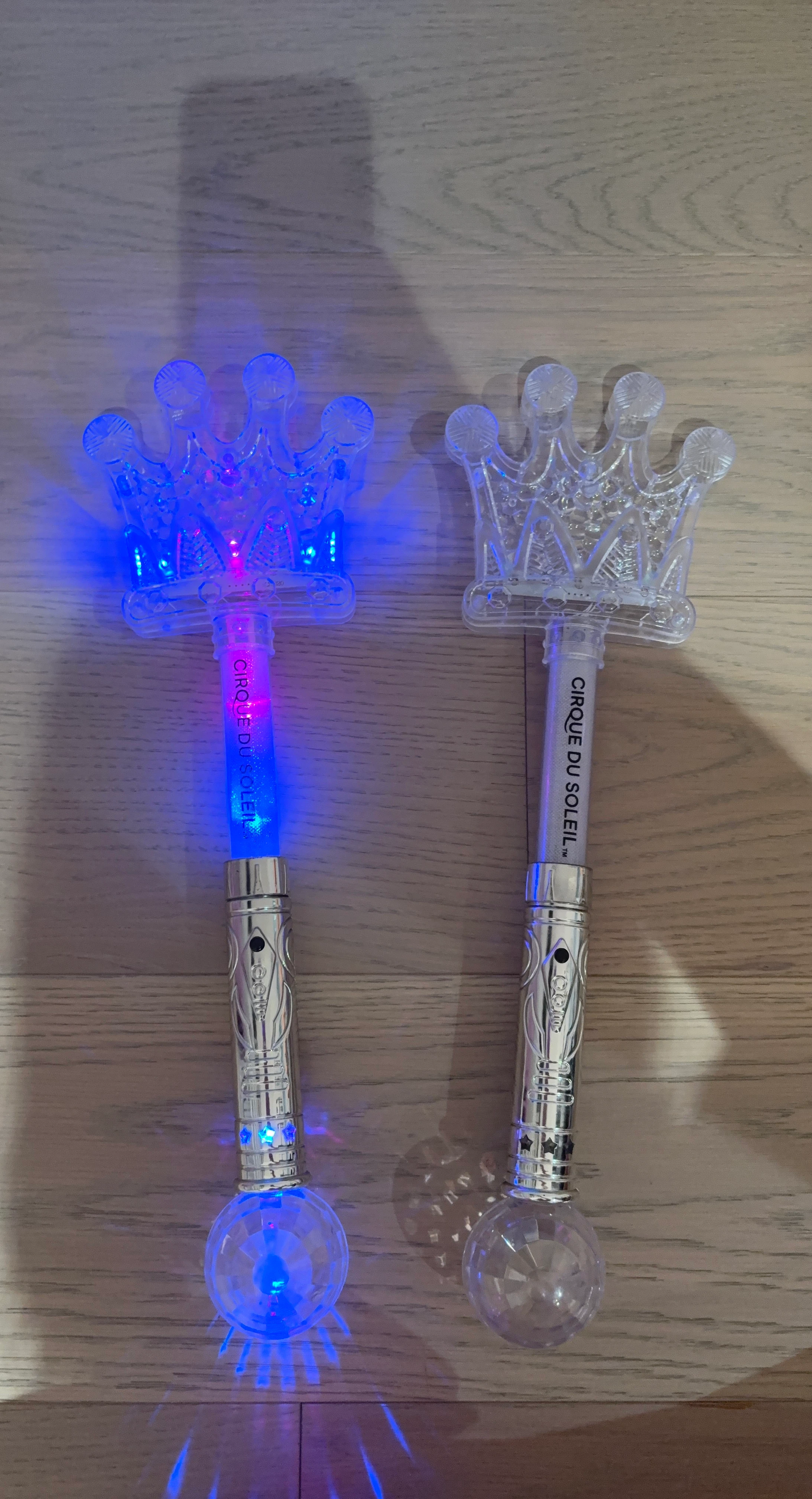 Cirque du Soleil Crown LED Wands (2-Pack)