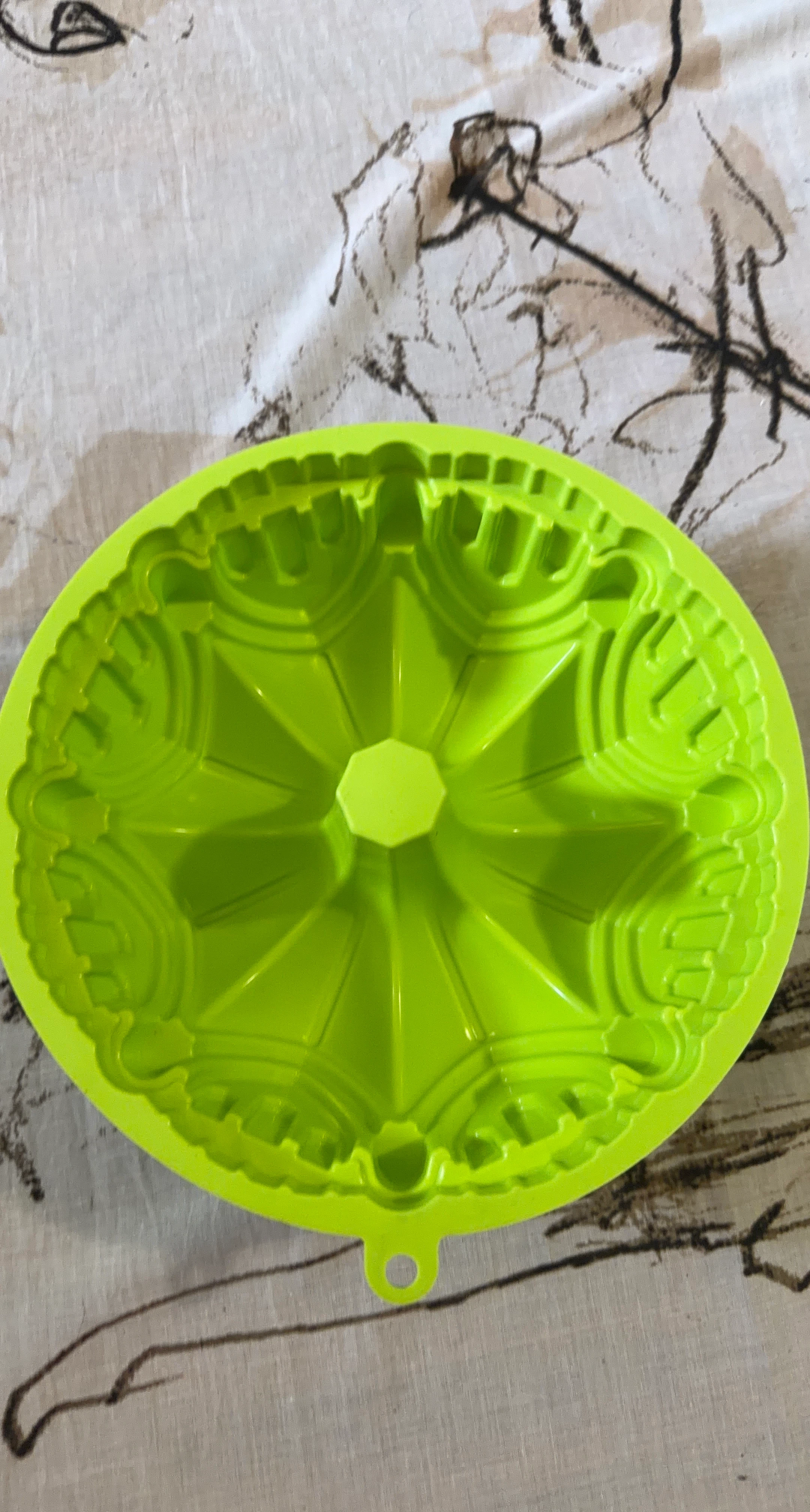 Green Silicone Bundt Cake Pan