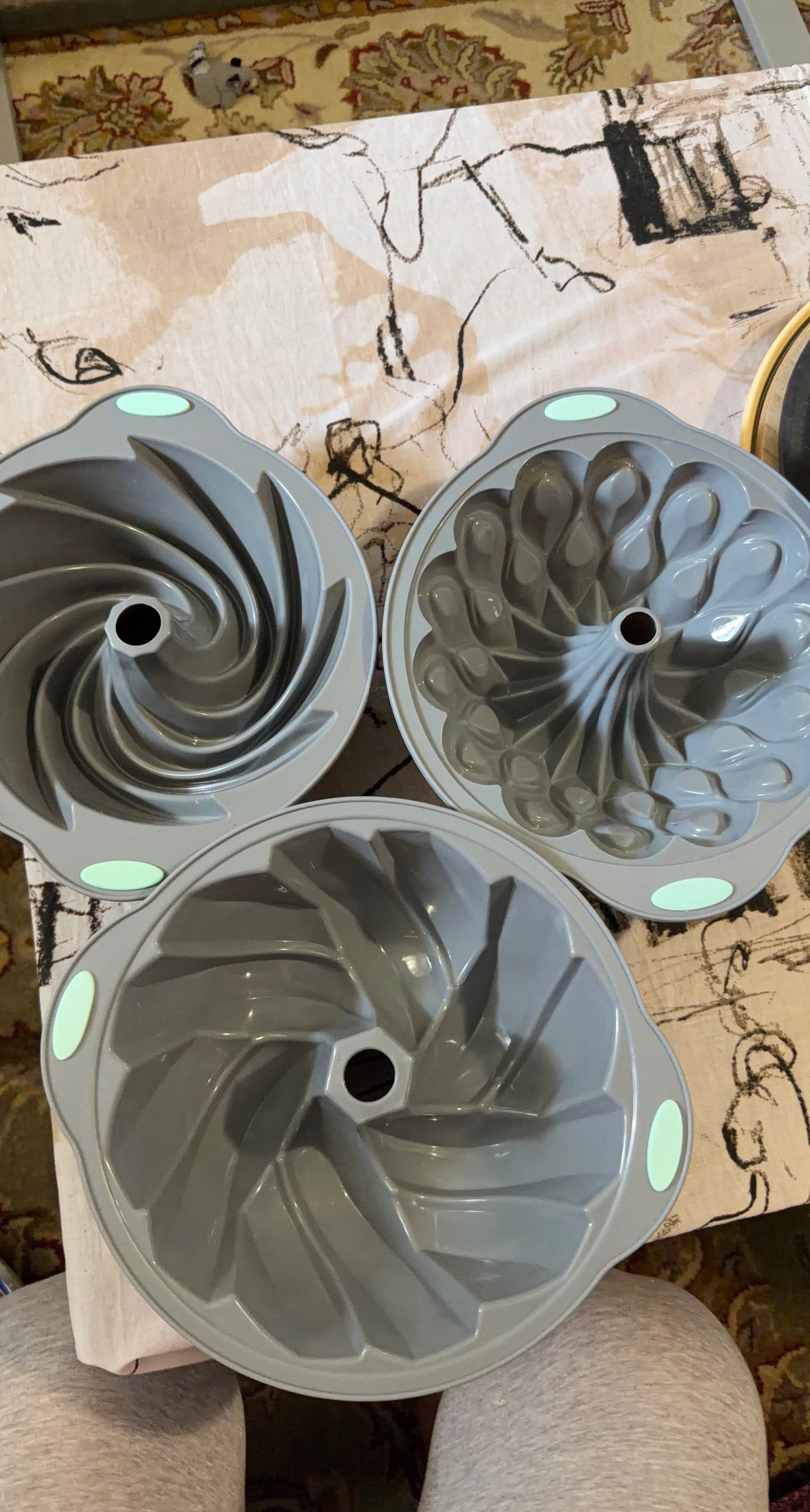 Set of 3 Silicone Bundt Cake Pans
