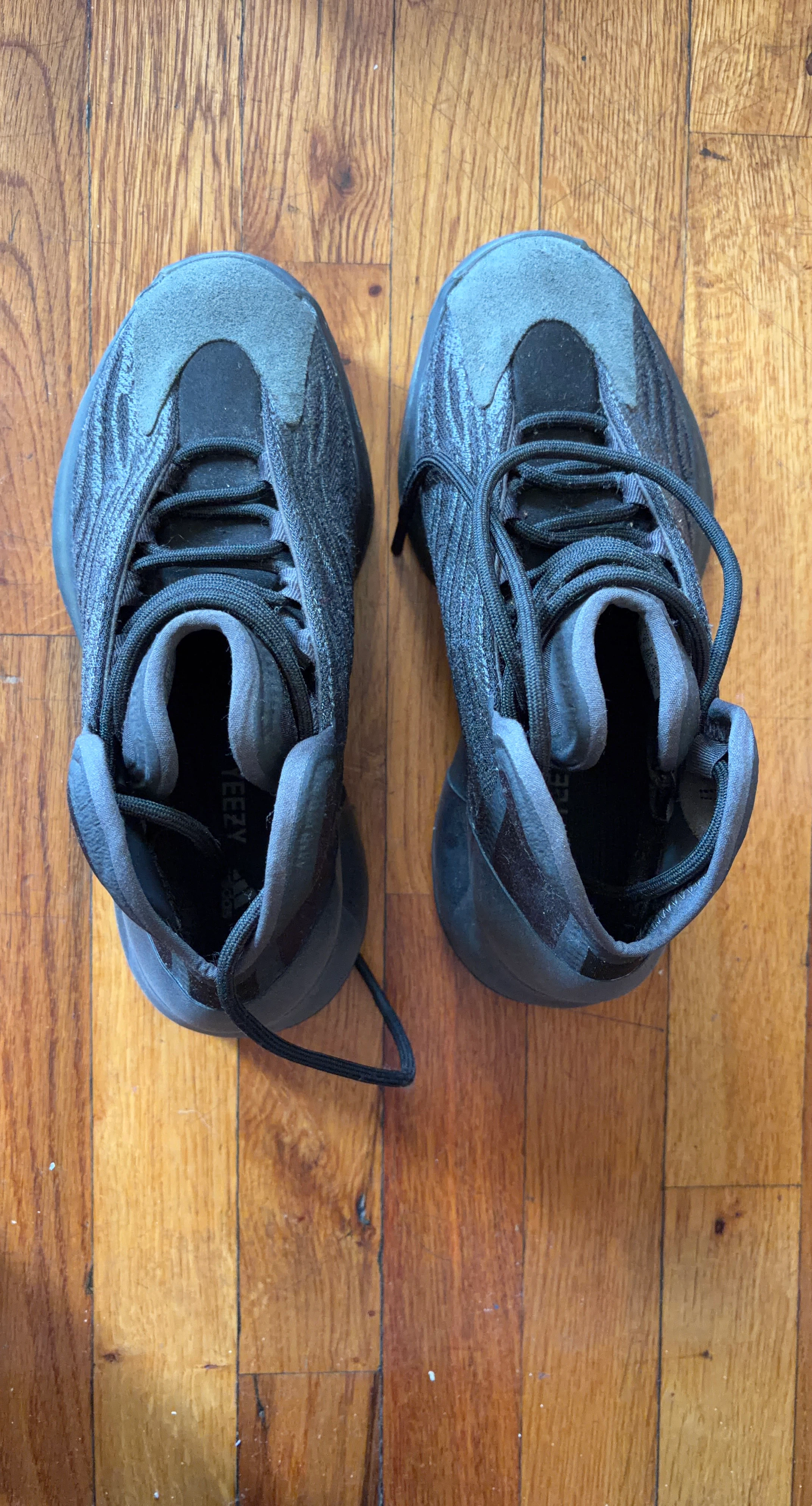 Adidas Yeezy Boost 700 MNVN