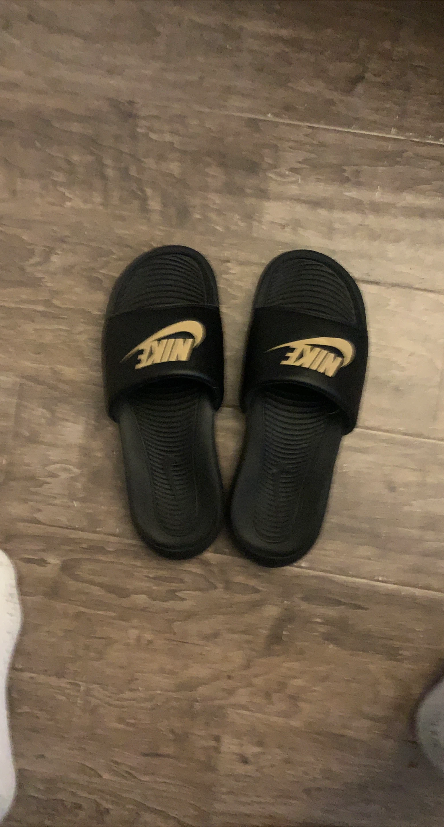 Nike Slides Black/Gold