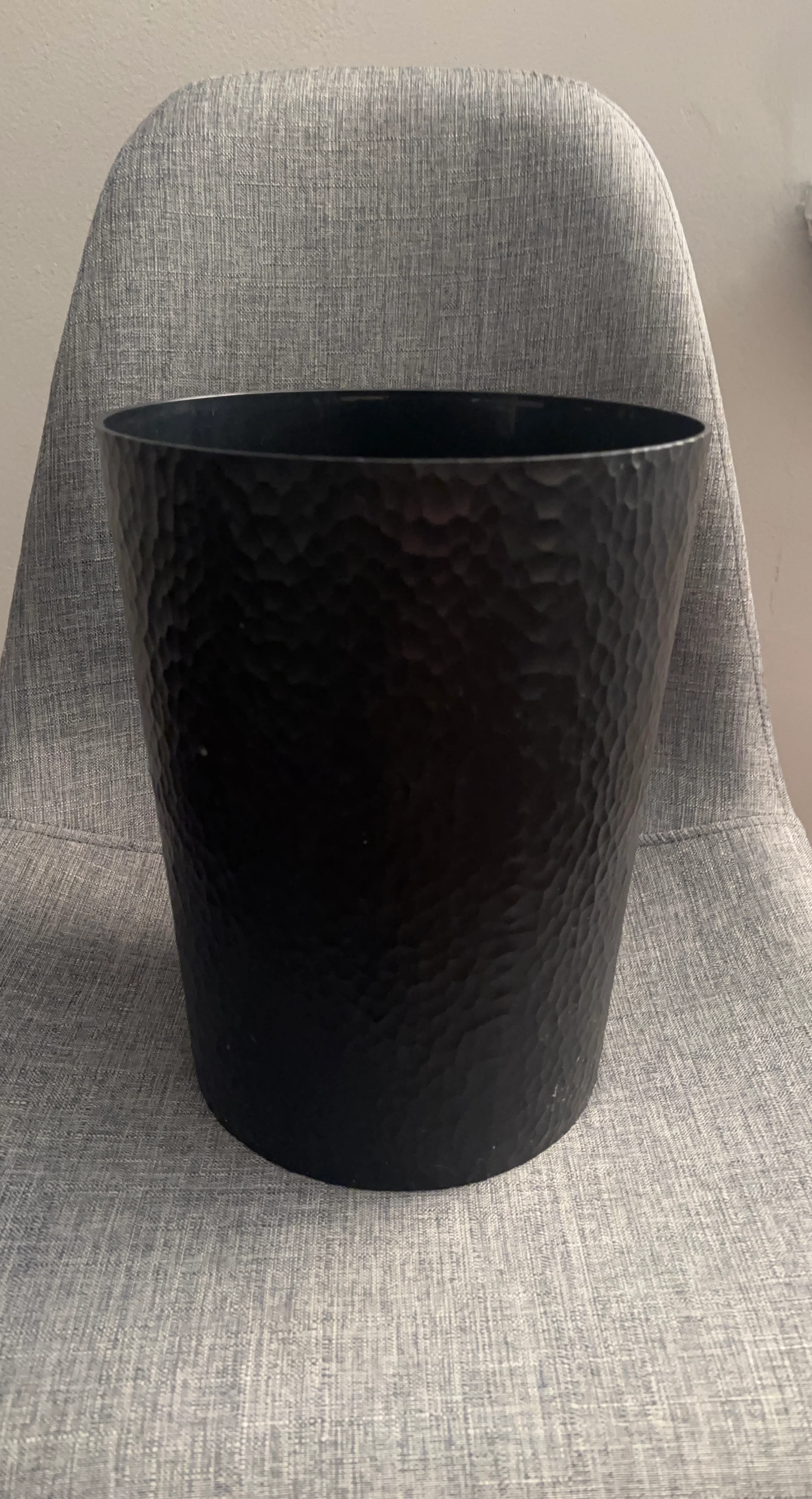 Bath Bliss Hammered Wastebasket Black