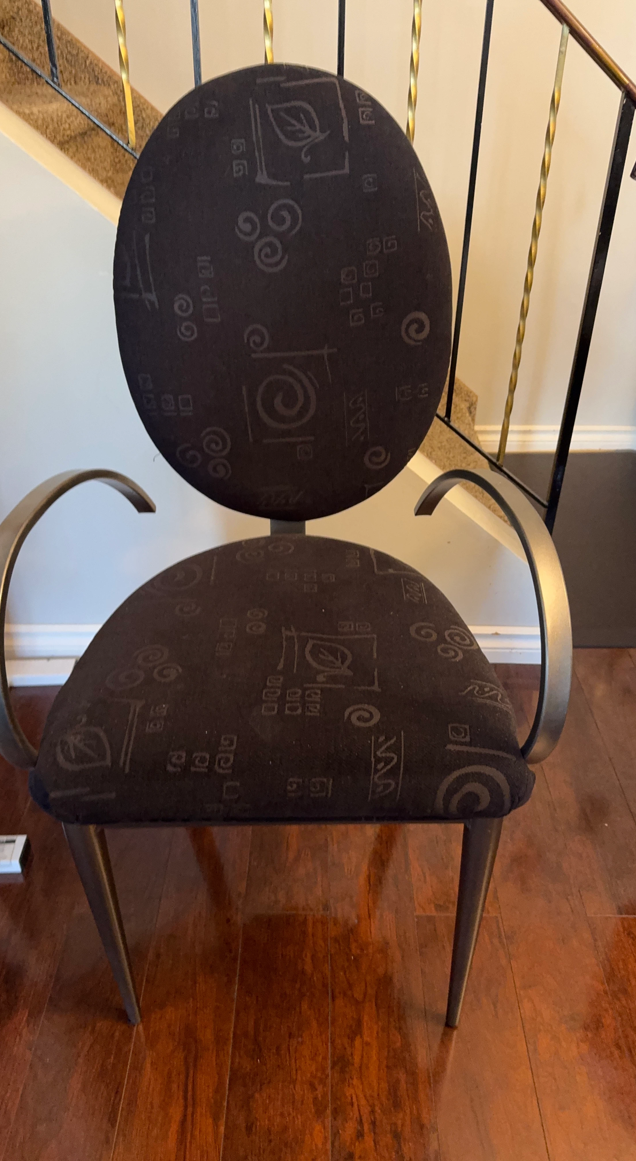 Accent Chair with Swirl Pattern