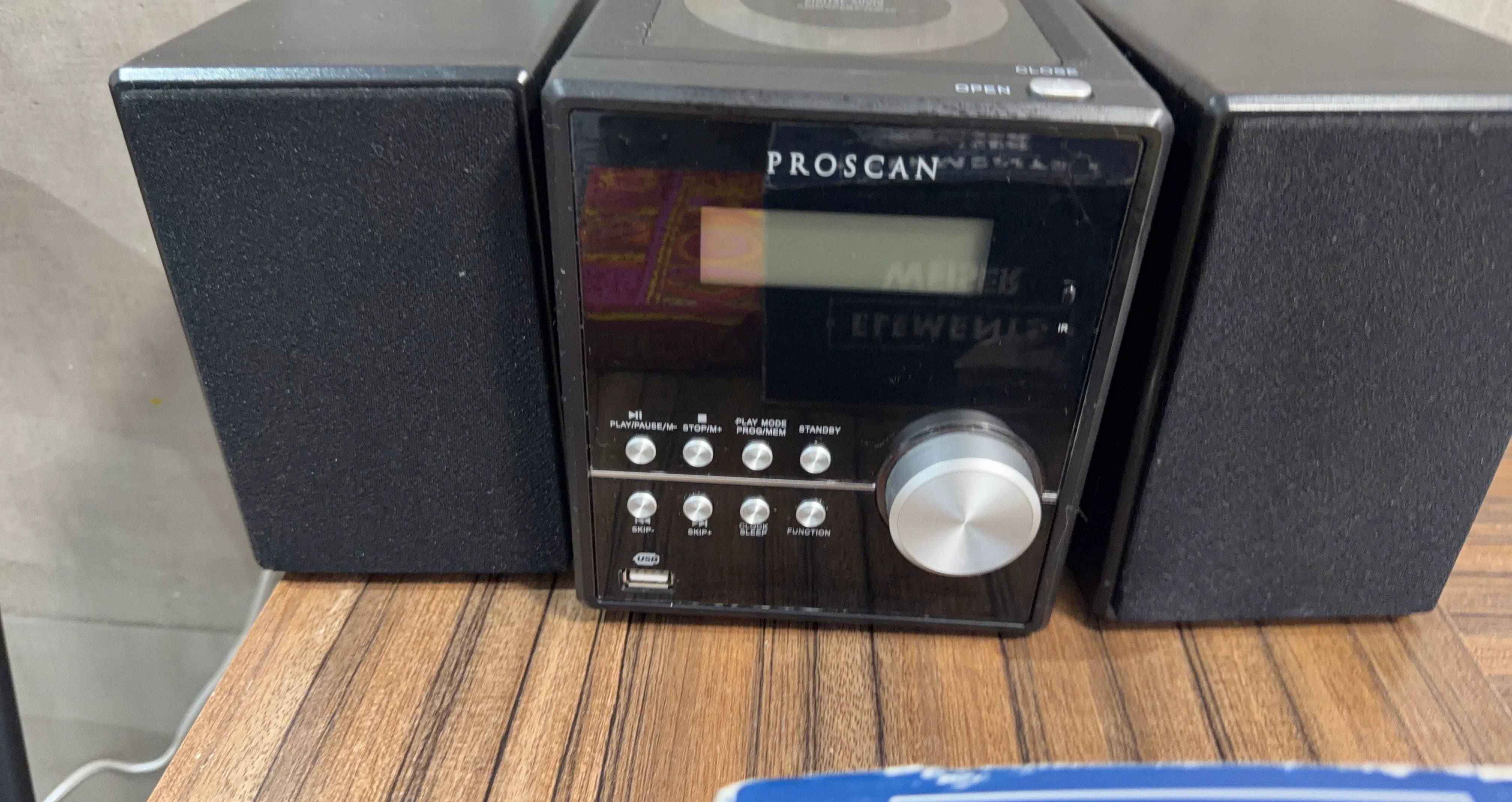 Proscan Stereo System with CD Player and USB