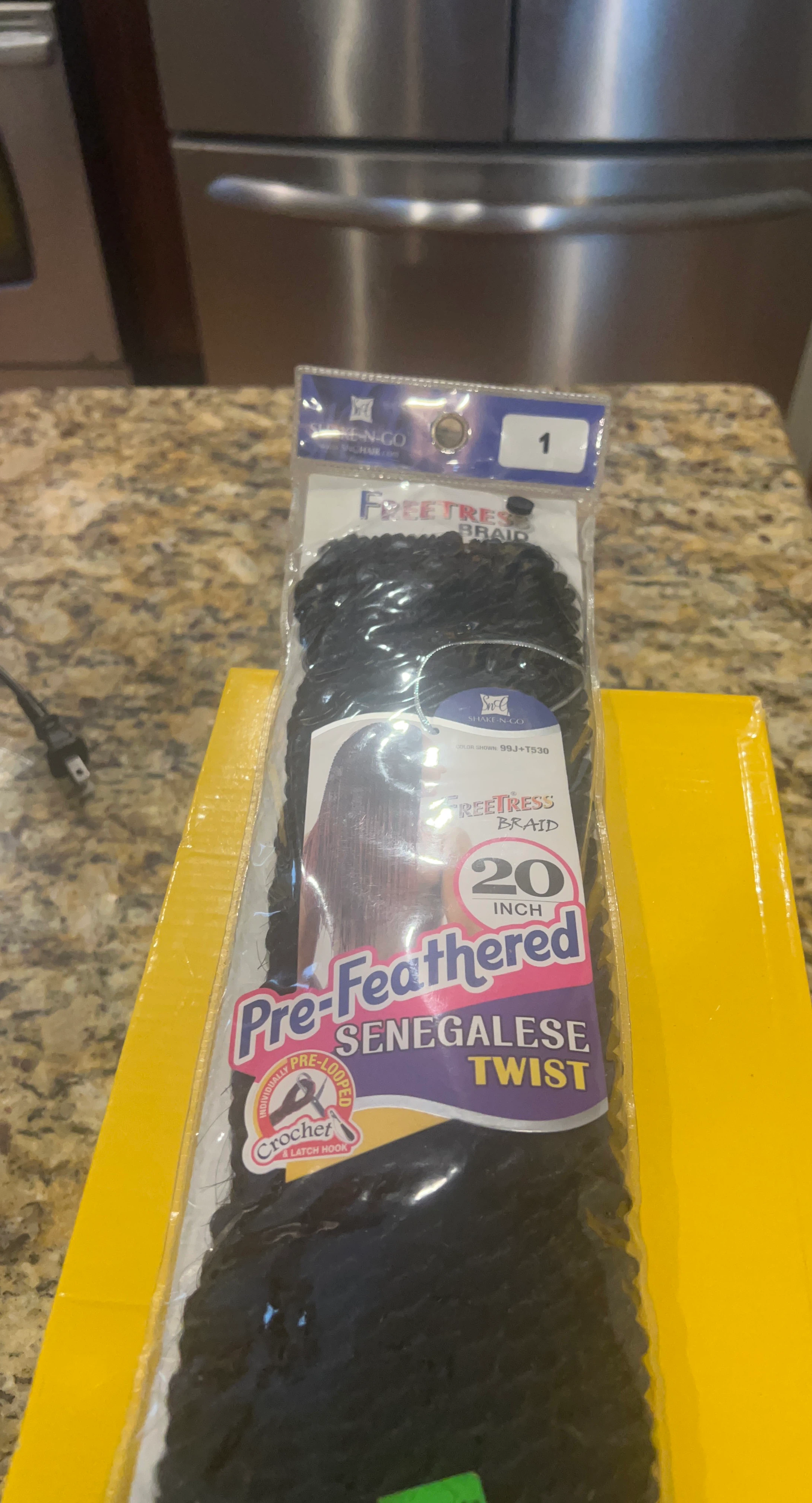 Freetress Braids 20" Pre-Feathered Senegalese Twist