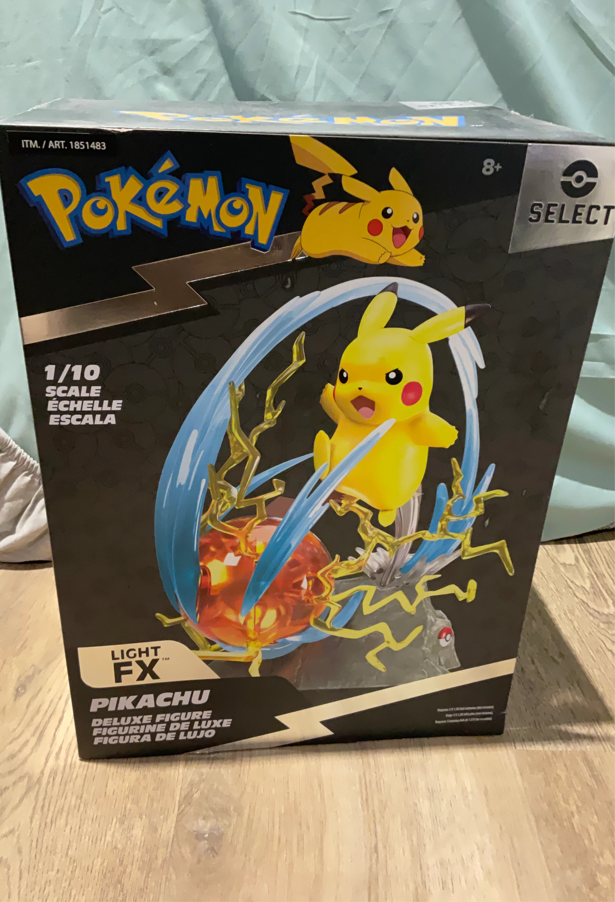 Pokemon Pikachu Light FX Deluxe Figure