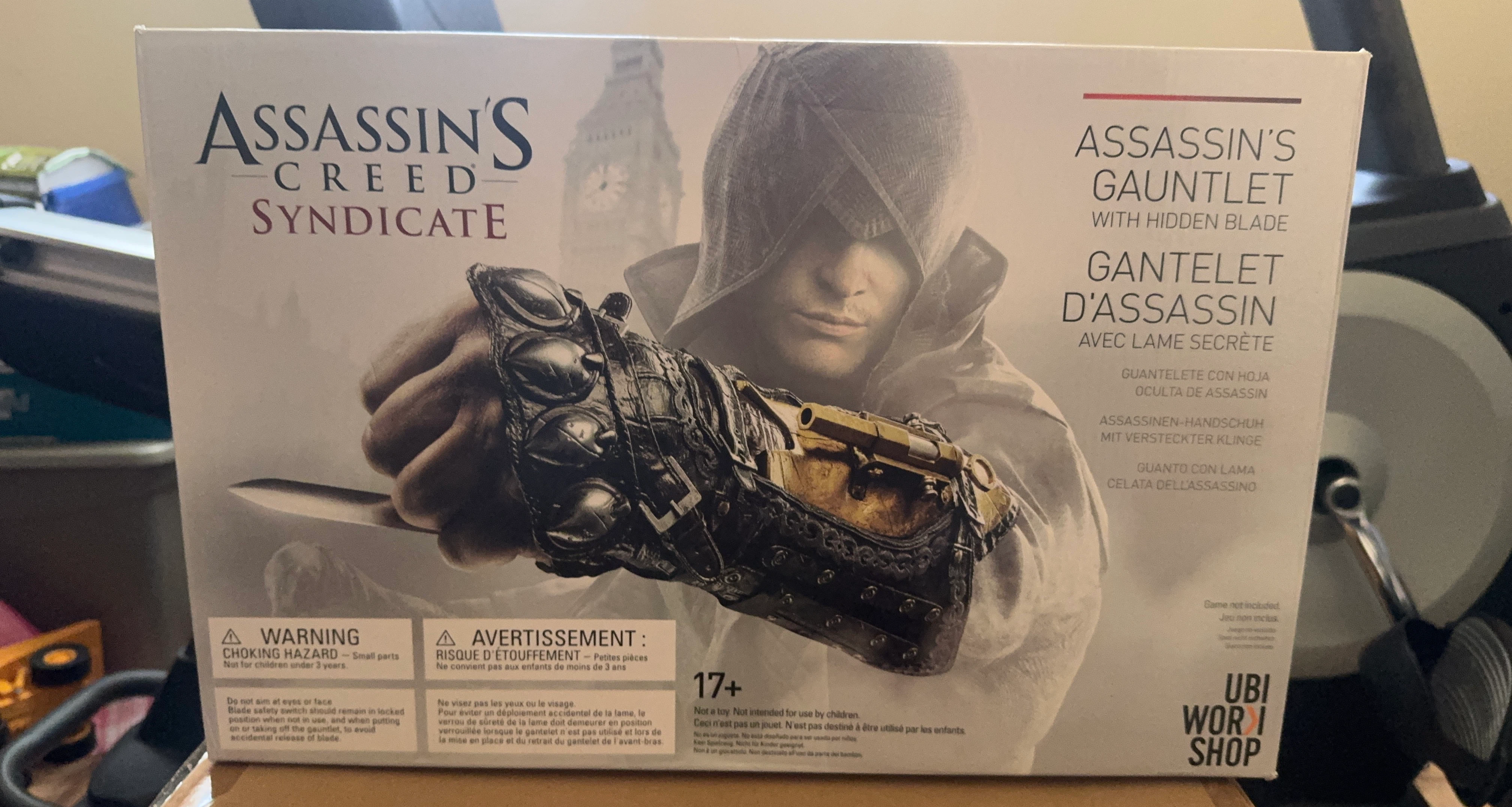 Assassin's Creed Syndicate Gauntlet with Hidden Blade