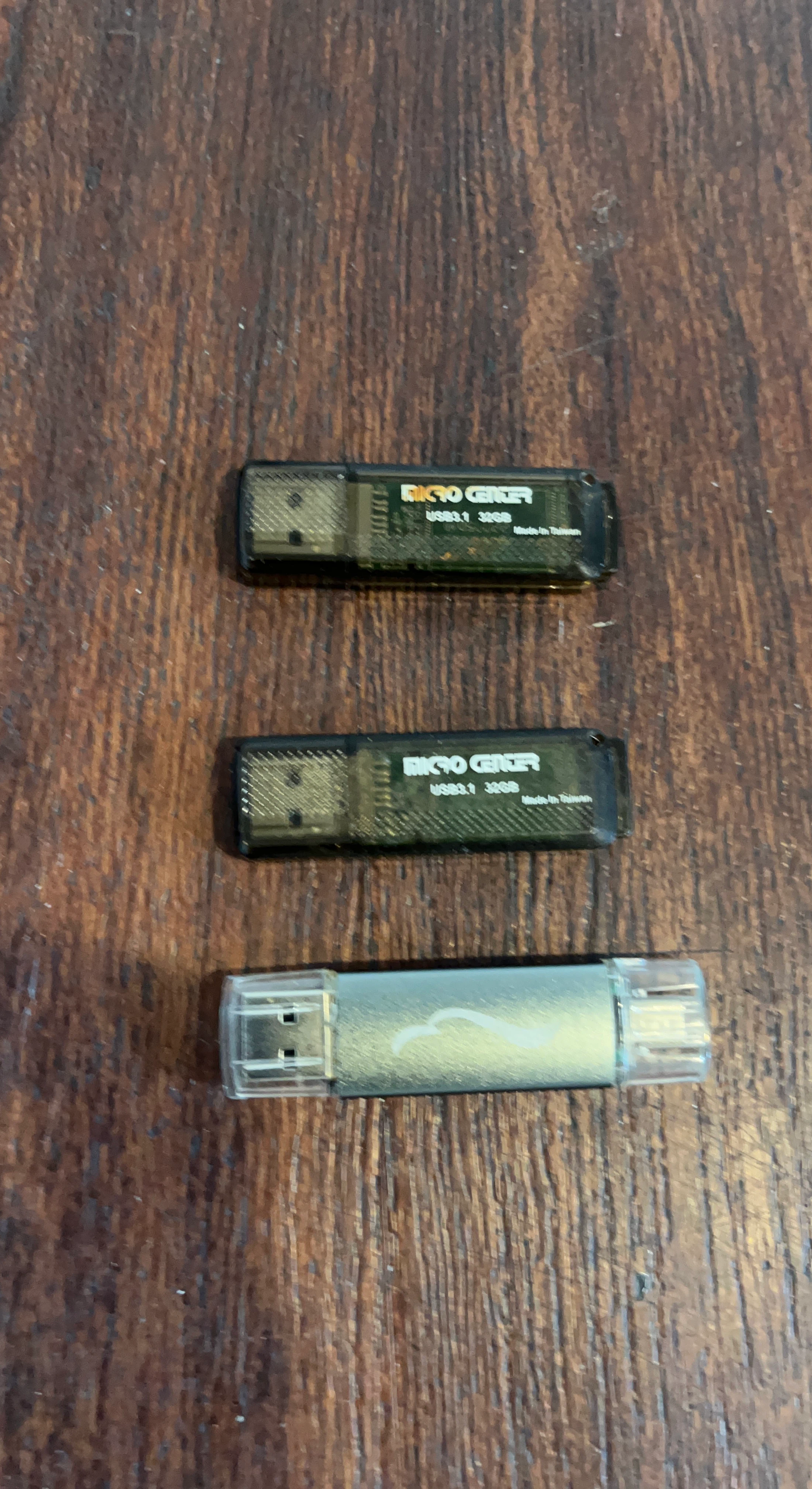 Micro Center USB 3.1 Flash Drives - 32GB (Lot of 3)