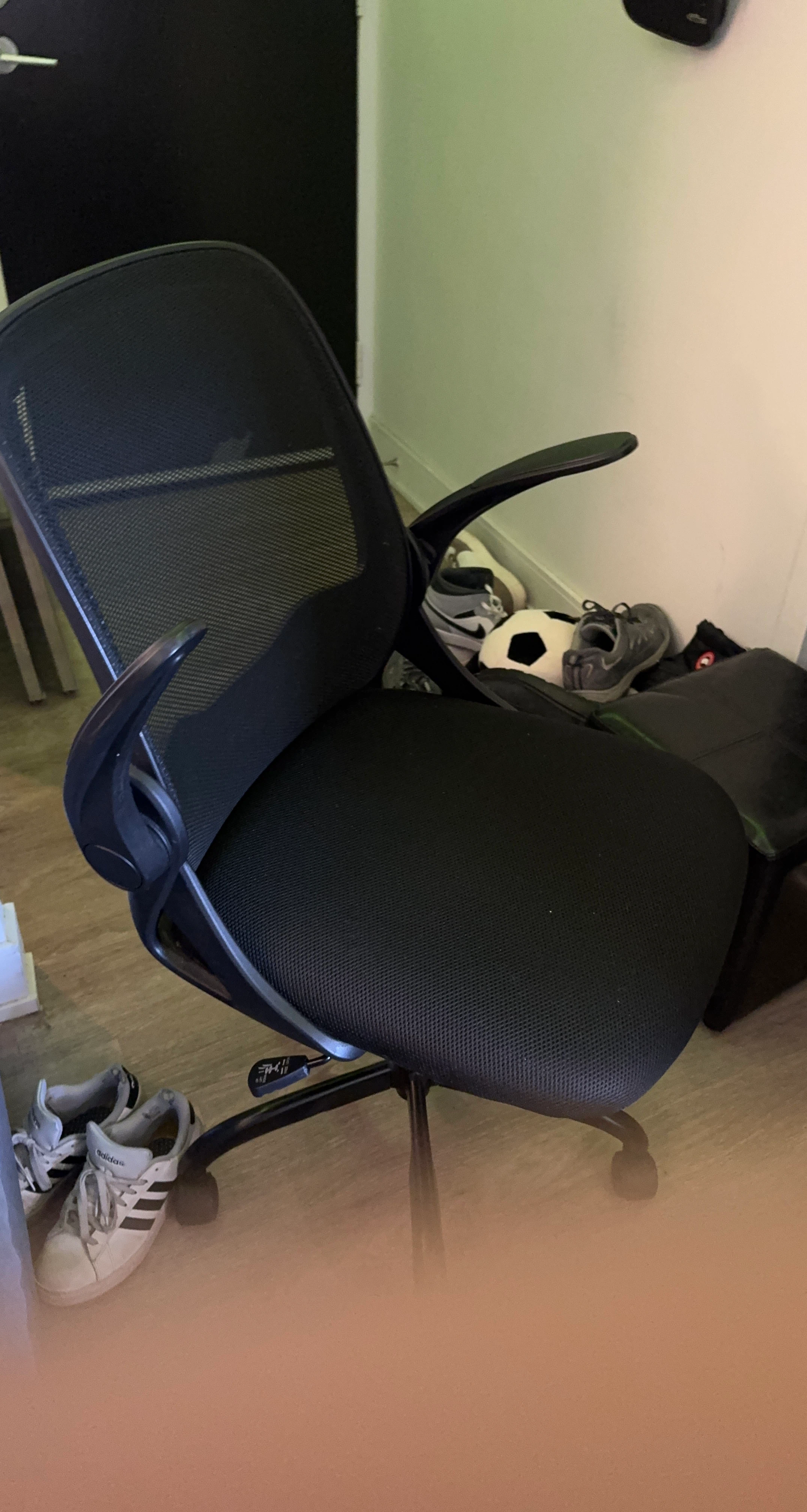 Black Mesh Office Chair