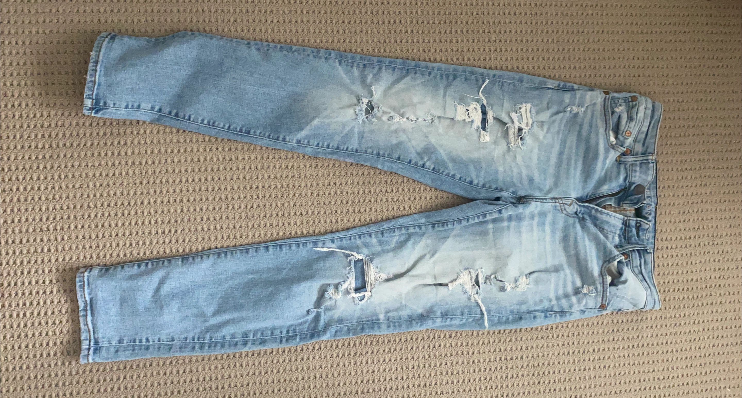 American Eagle Distressed Light Wash Jeans