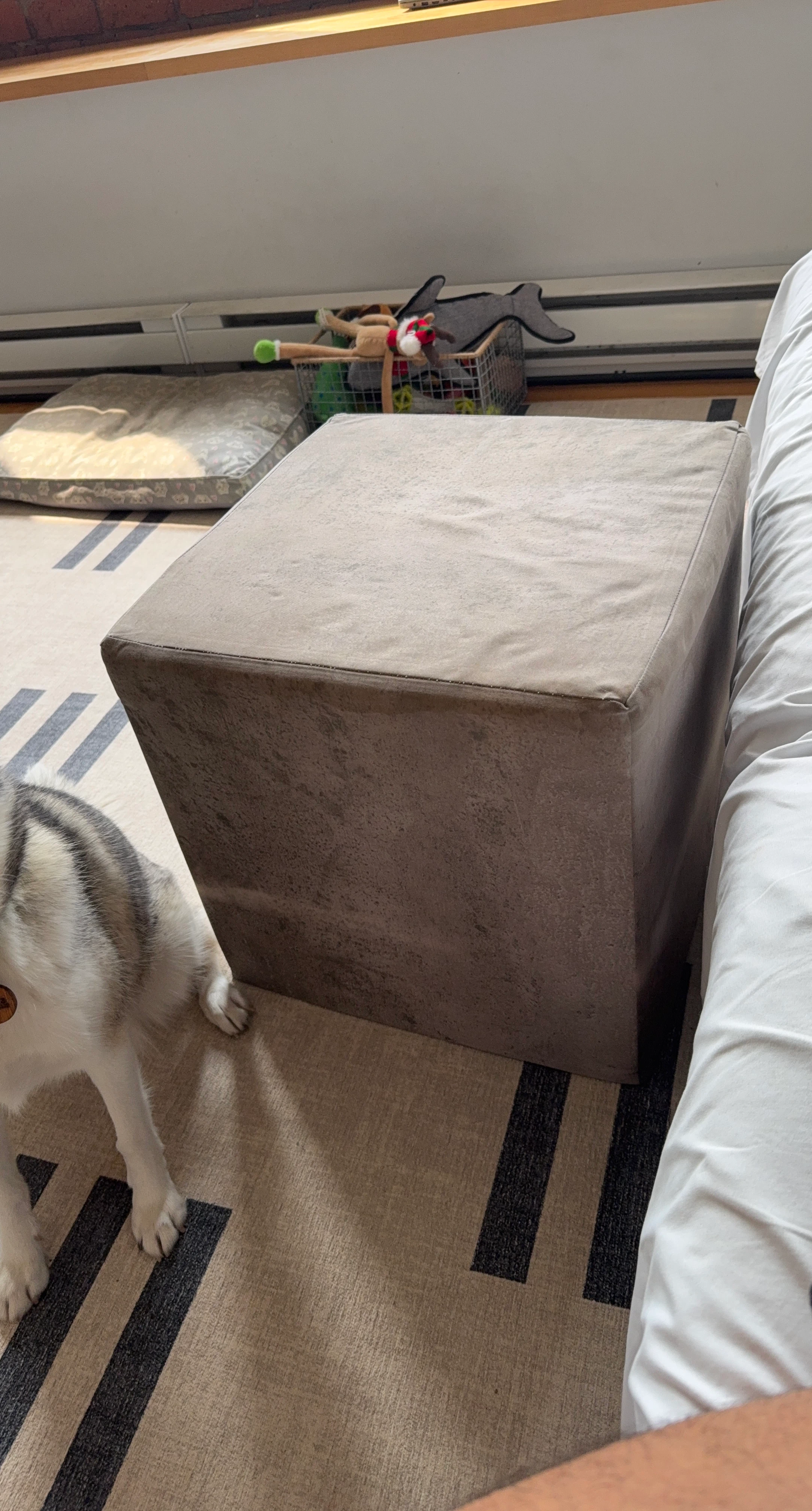Square Upholstered Ottoman Footrest - photo 2