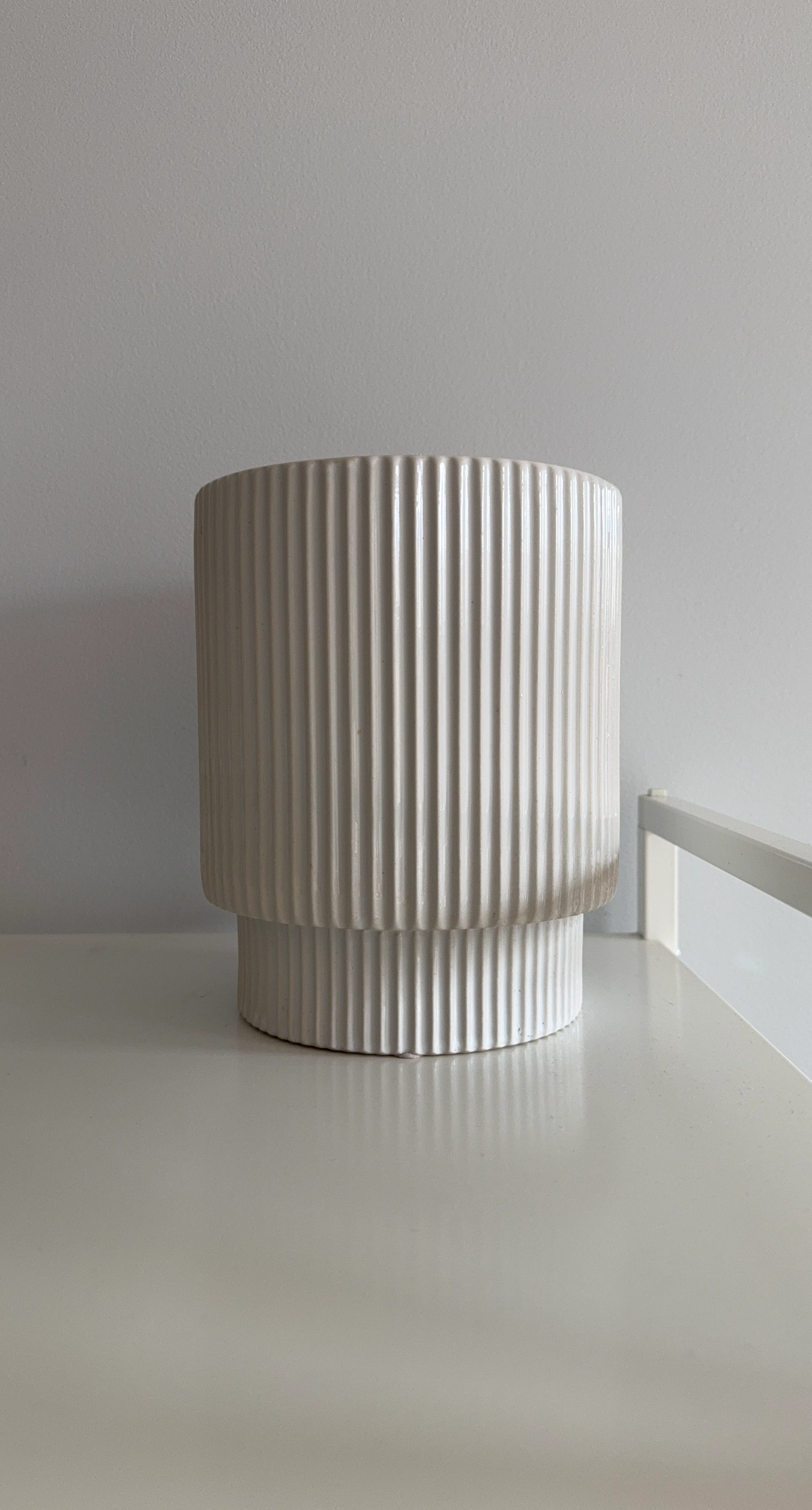 White ribbed ceramic planter pot