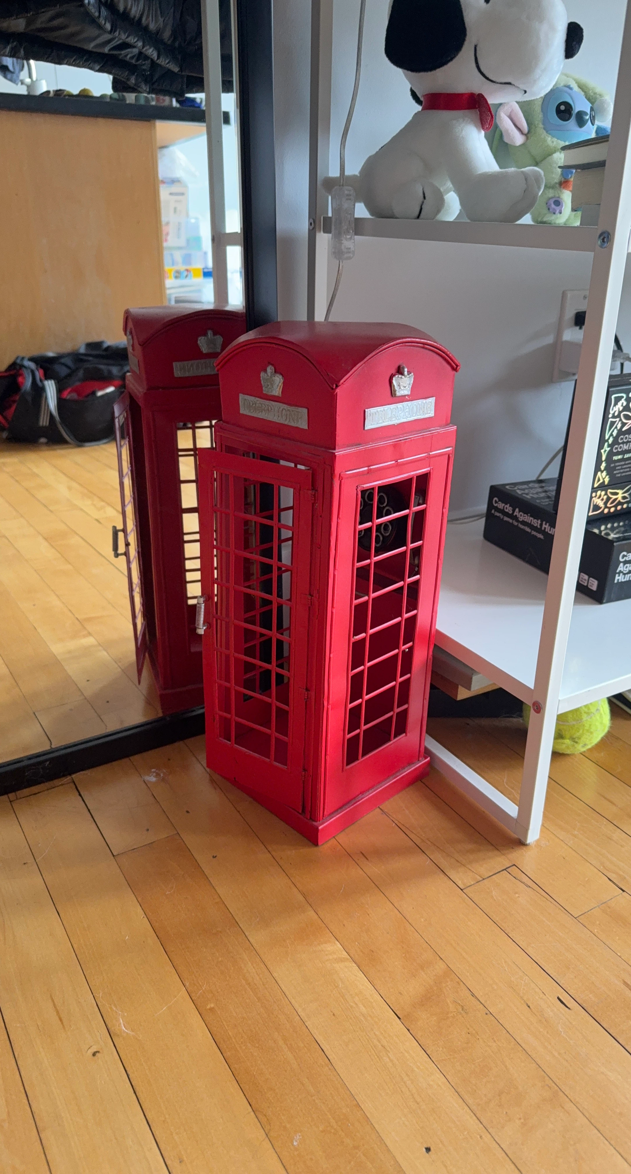 Red British Telephone Booth Decorative Item