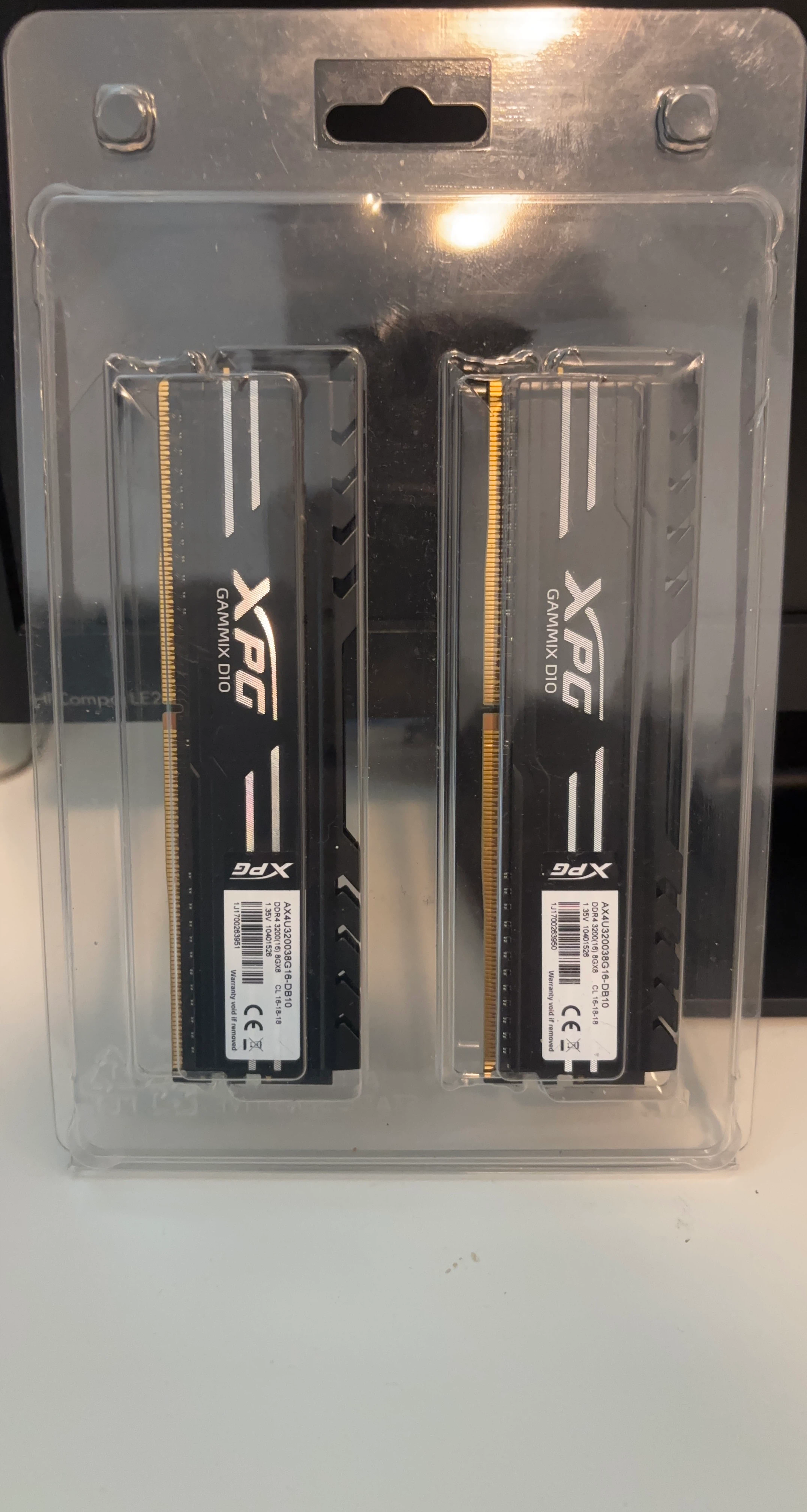 XPG GAMMIX D10 DDR4 3200 8GB RAM (2x8GB)