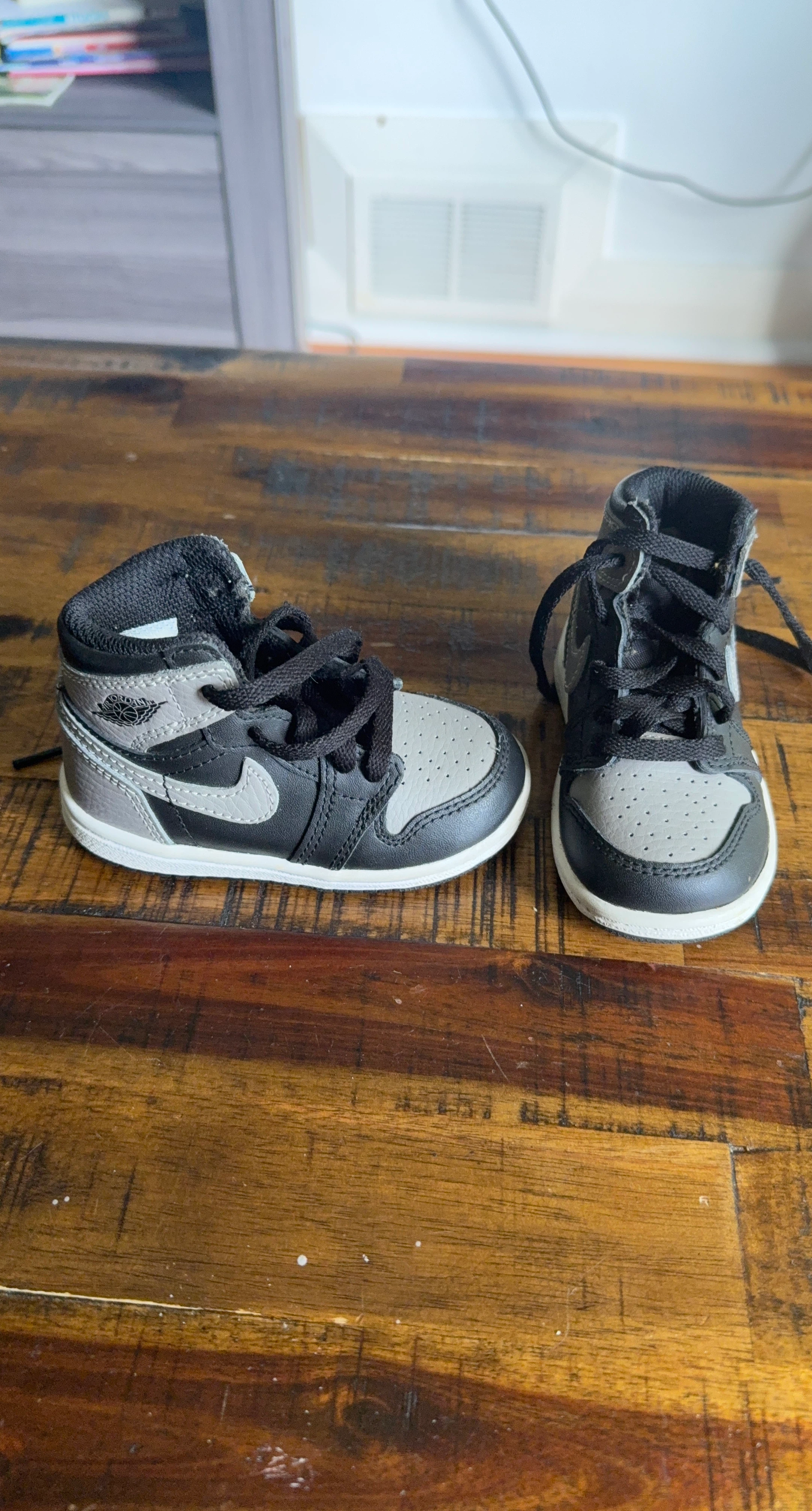 Toddler Air Jordan 1 High OG size: us 5C
