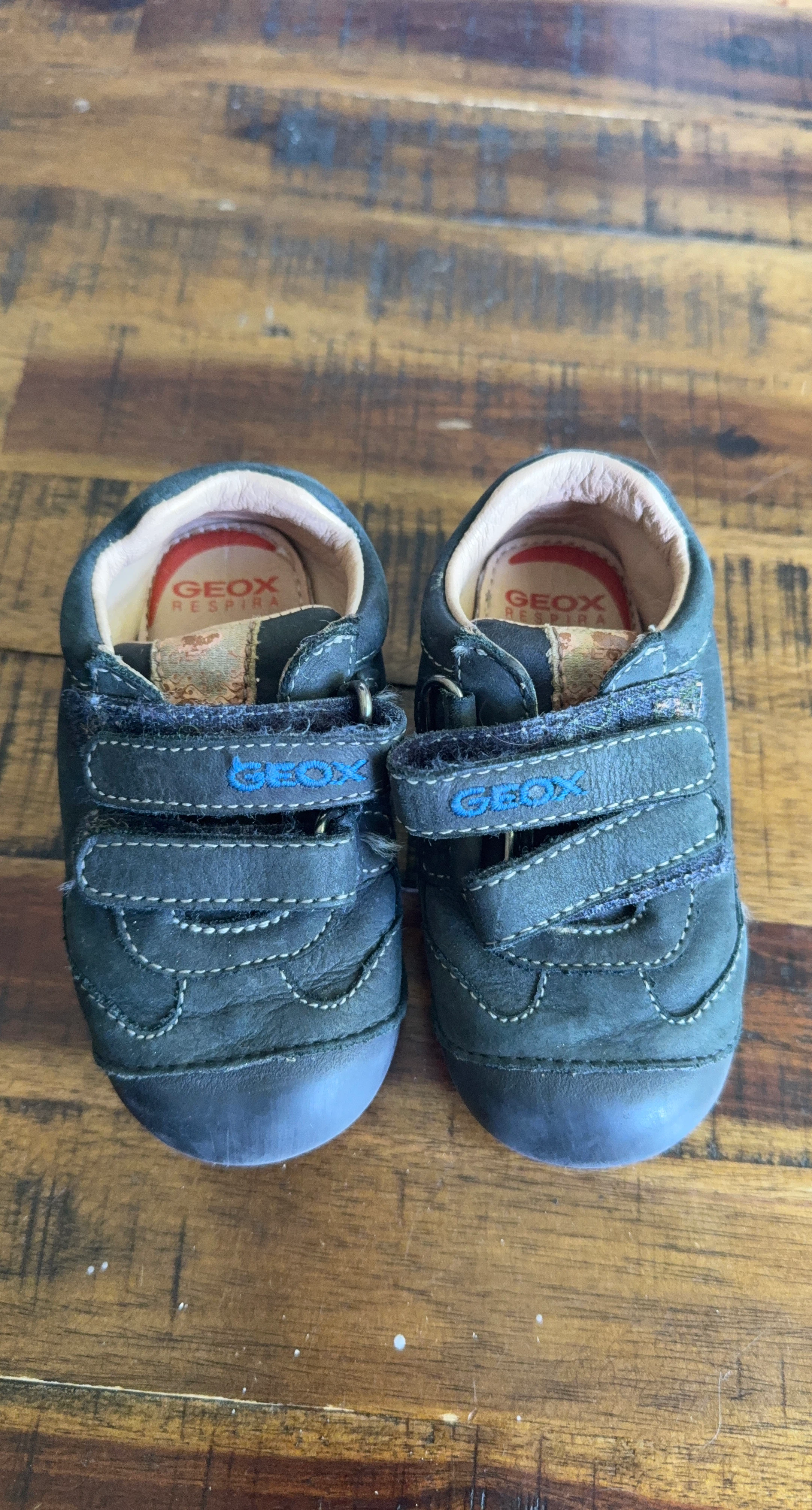 Geox Kids Shoes size US 5.5