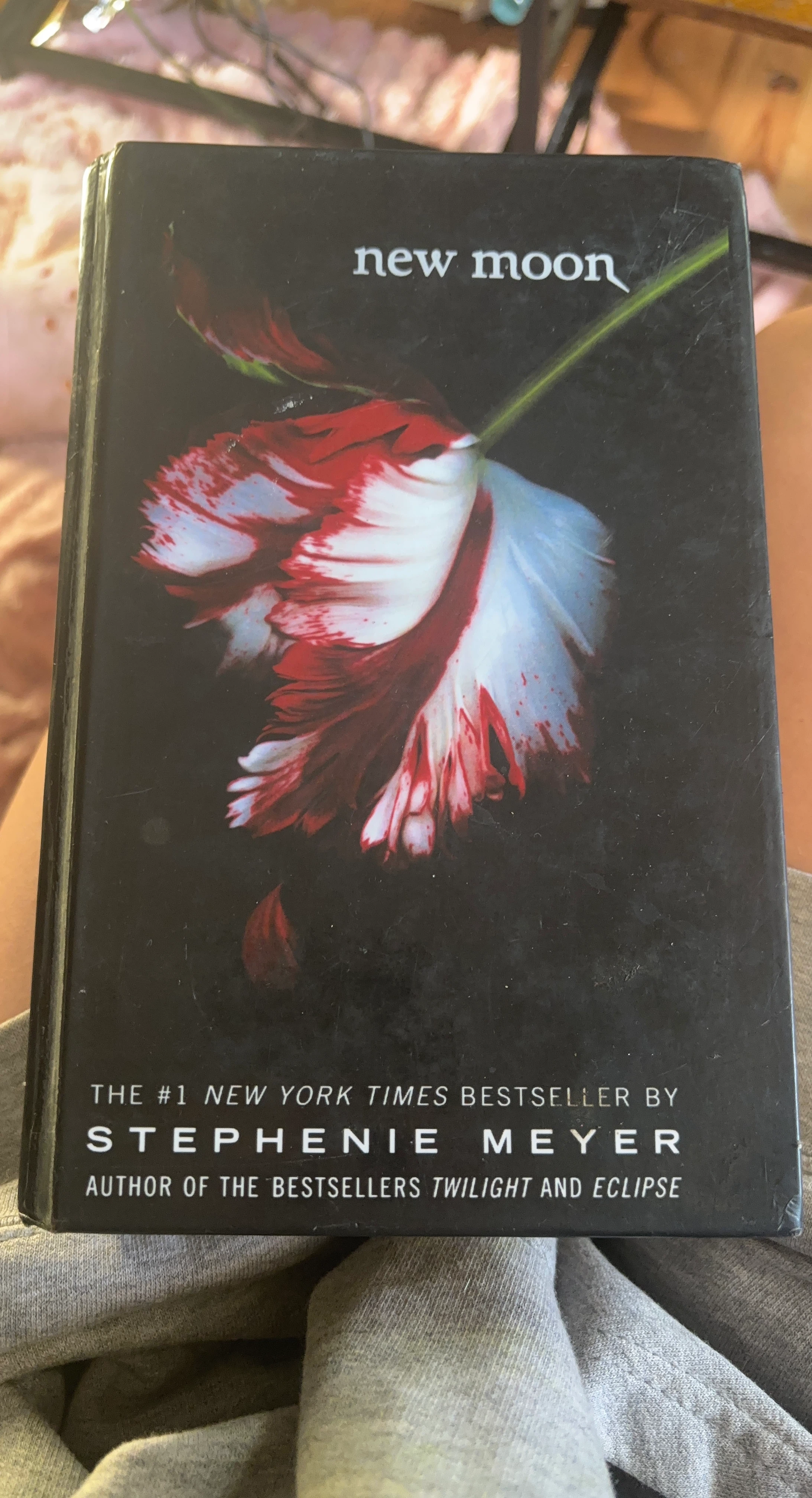 New Moon by Stephenie Meyer