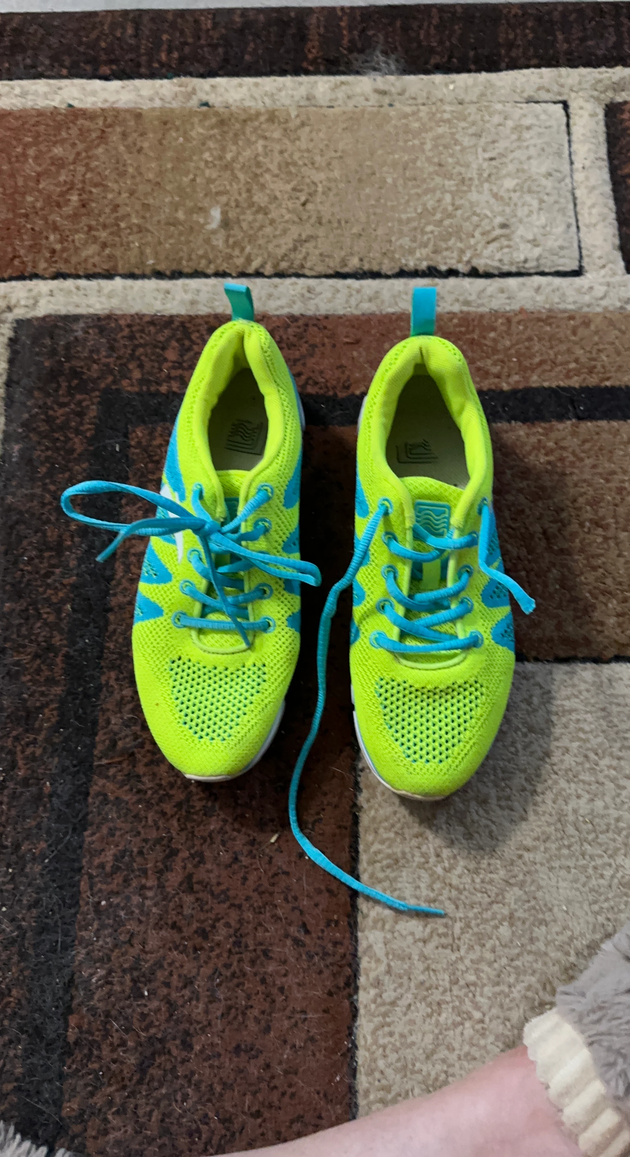 Women's Running Shoes