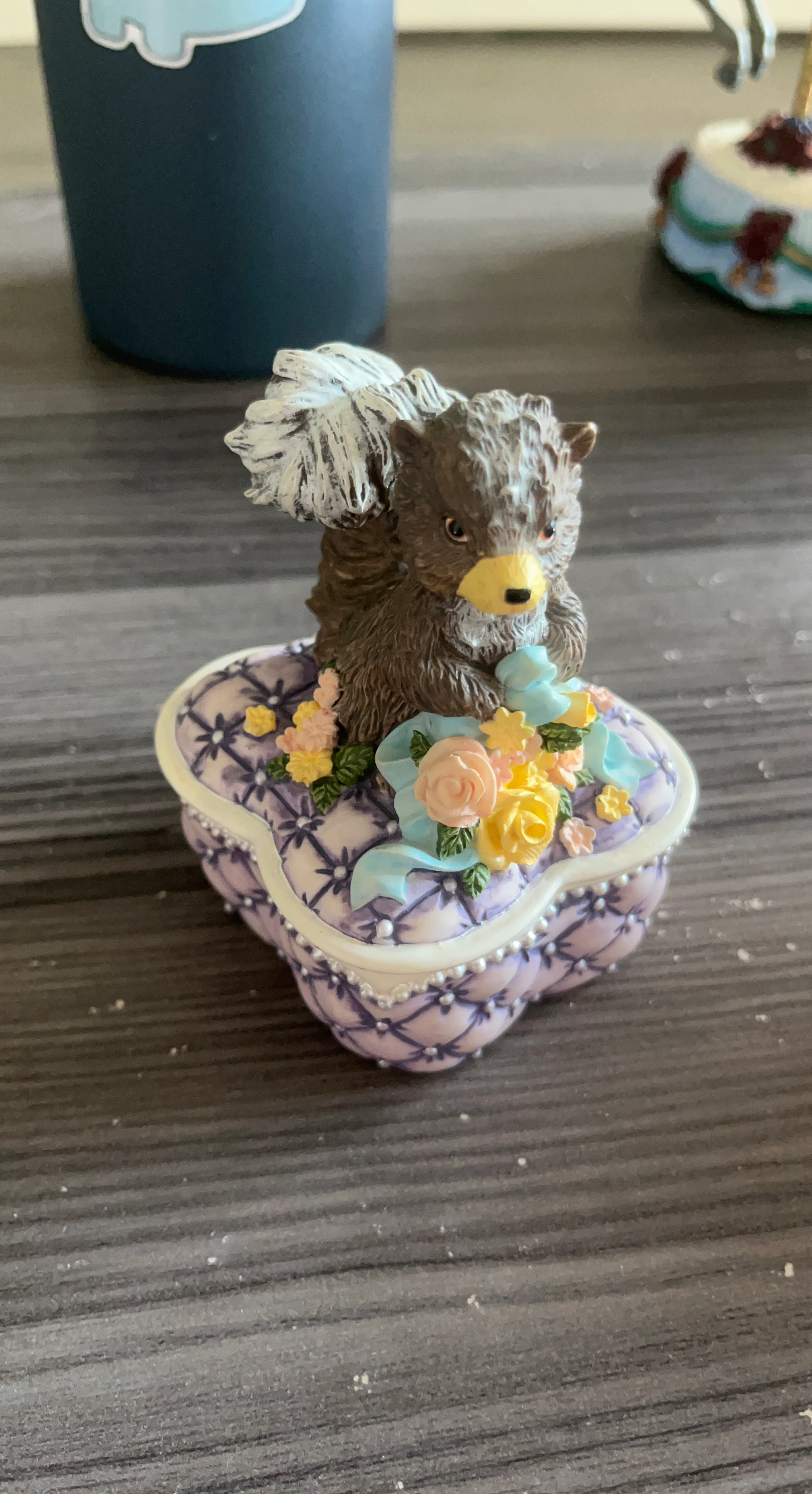 Melodies County Fair Collection Skunk box