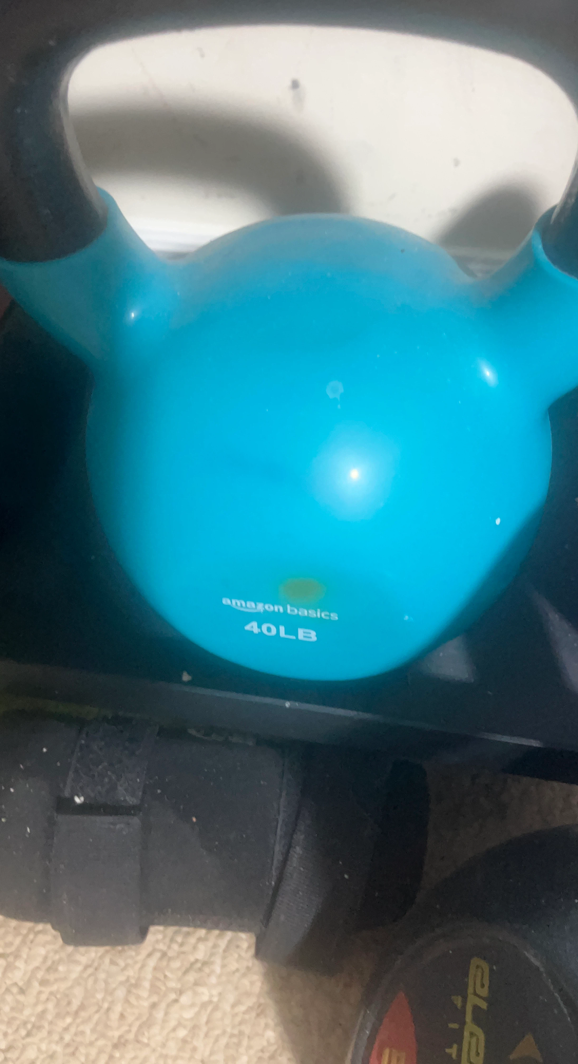 Amazon Basics 40LB Kettlebell