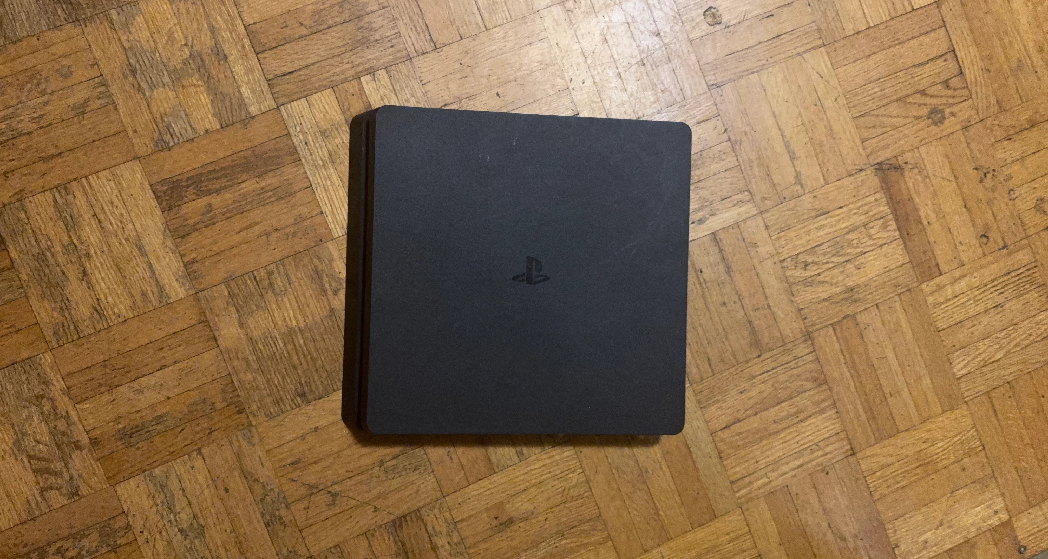Sony PlayStation 4 Slim