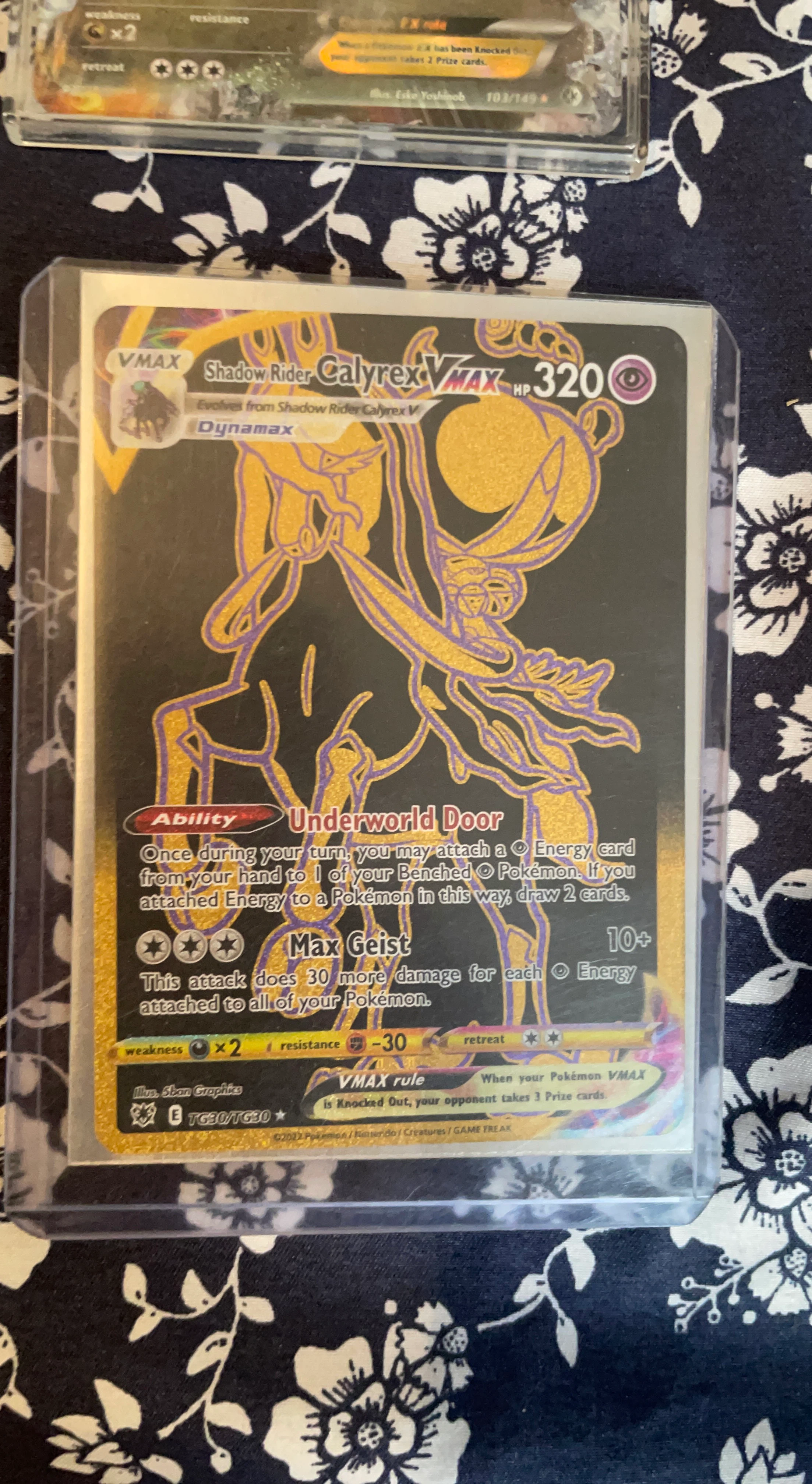 Pokemon Shadow Rider Calyrex VMAX TG30/TG30 Gold Card