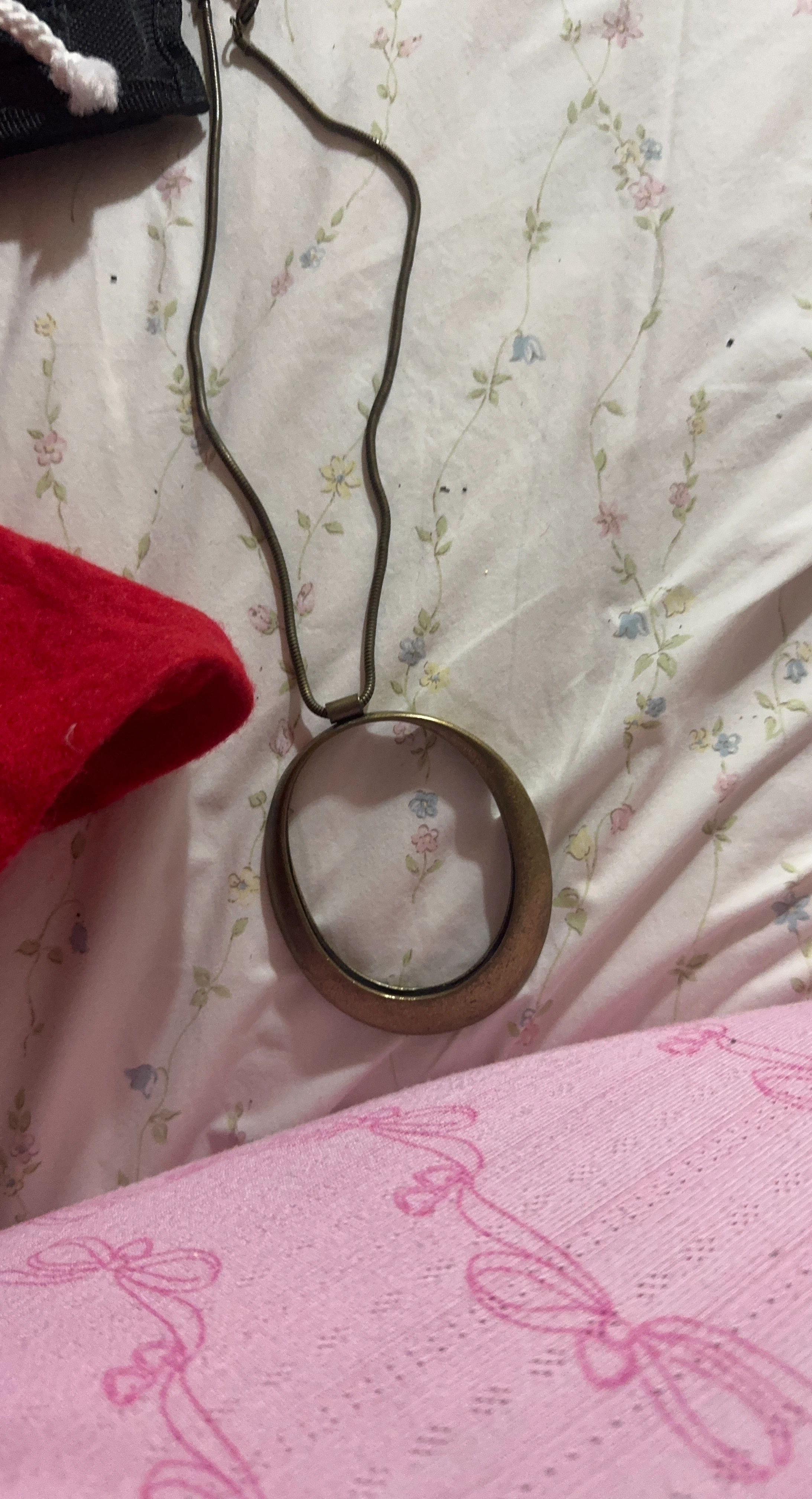 Antique Style Magnifying Glass Pendant Necklace
