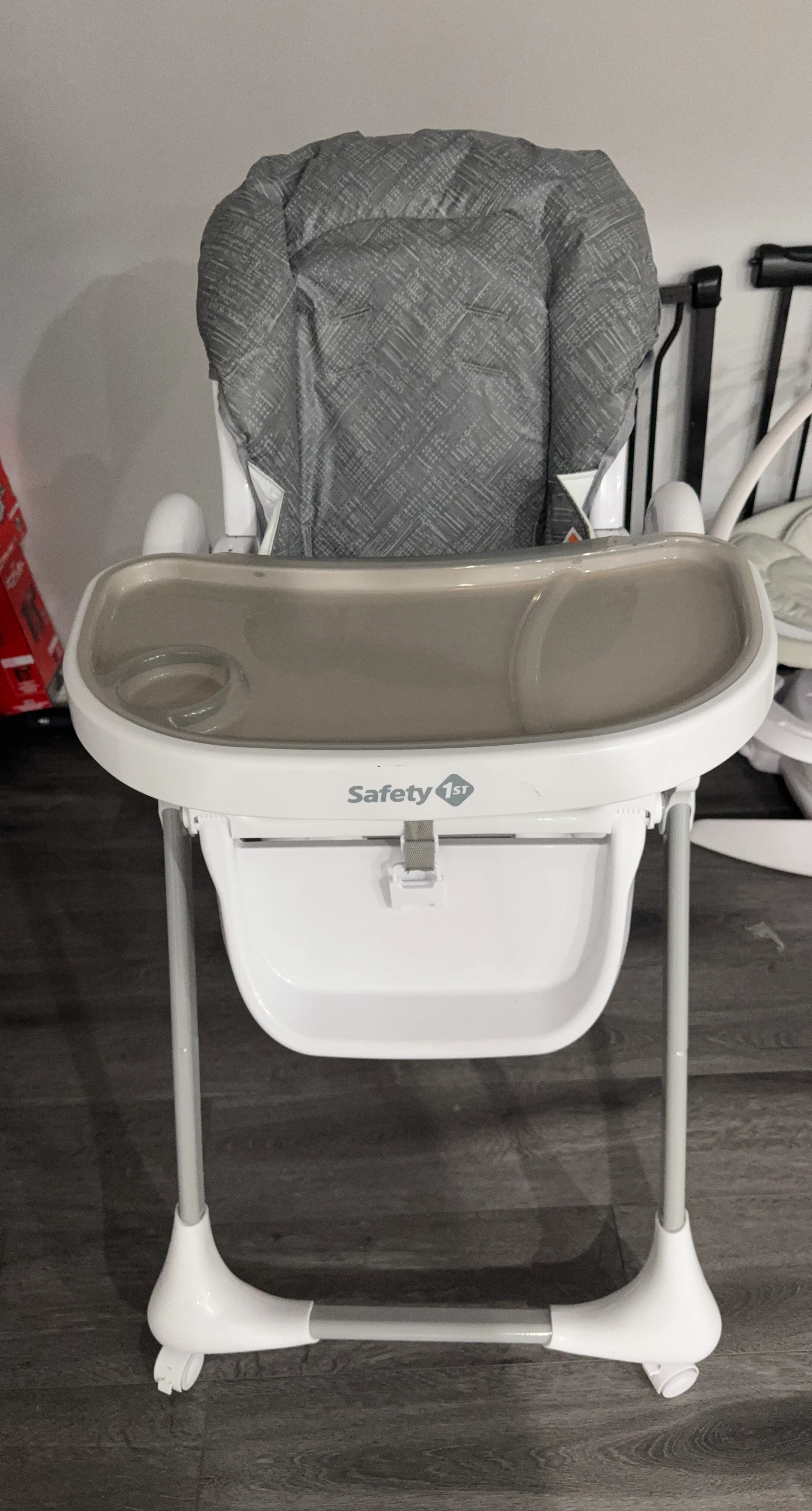 Safety 1st High Chair