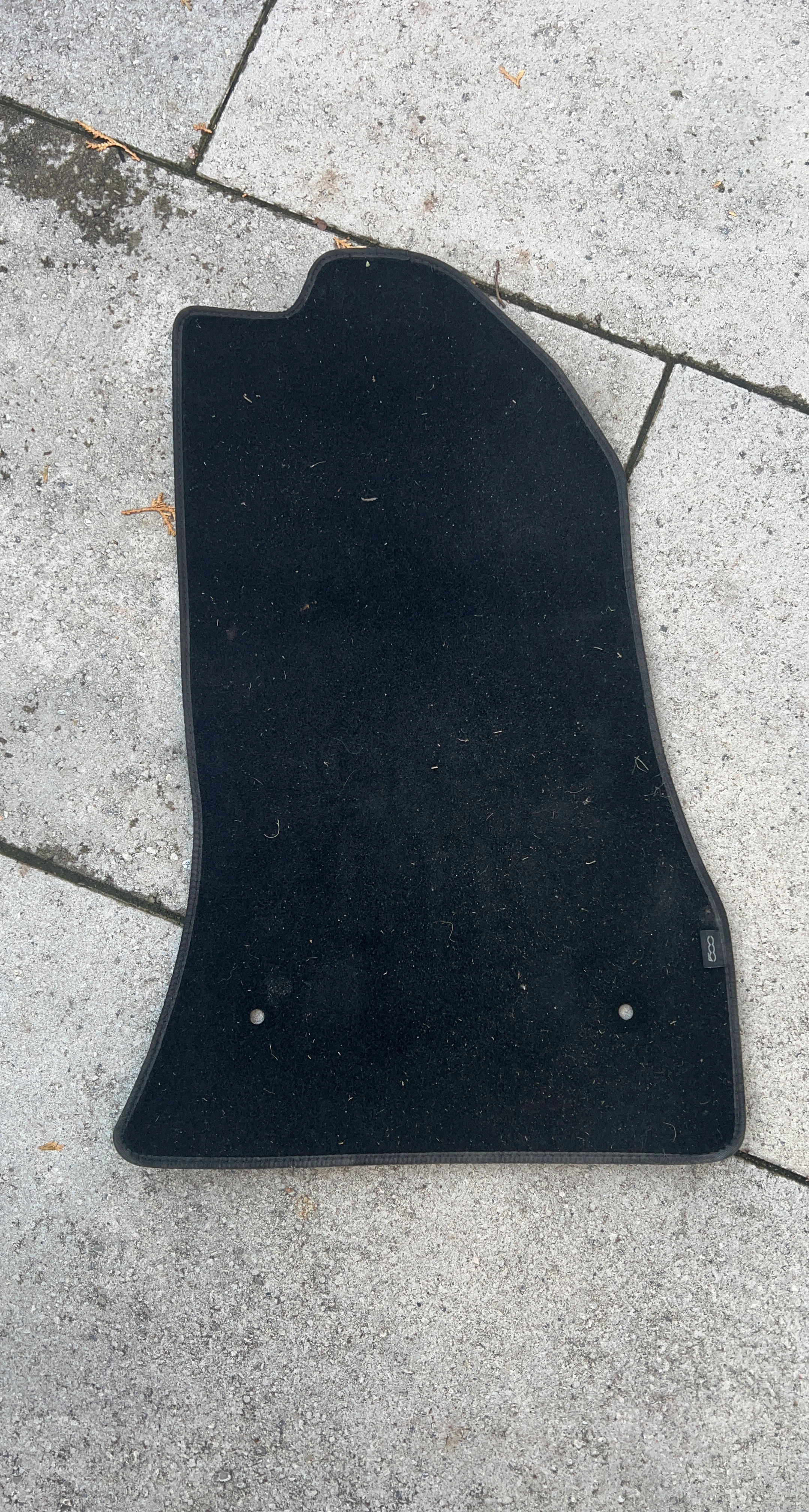 Black Fiat 500 front floor mat