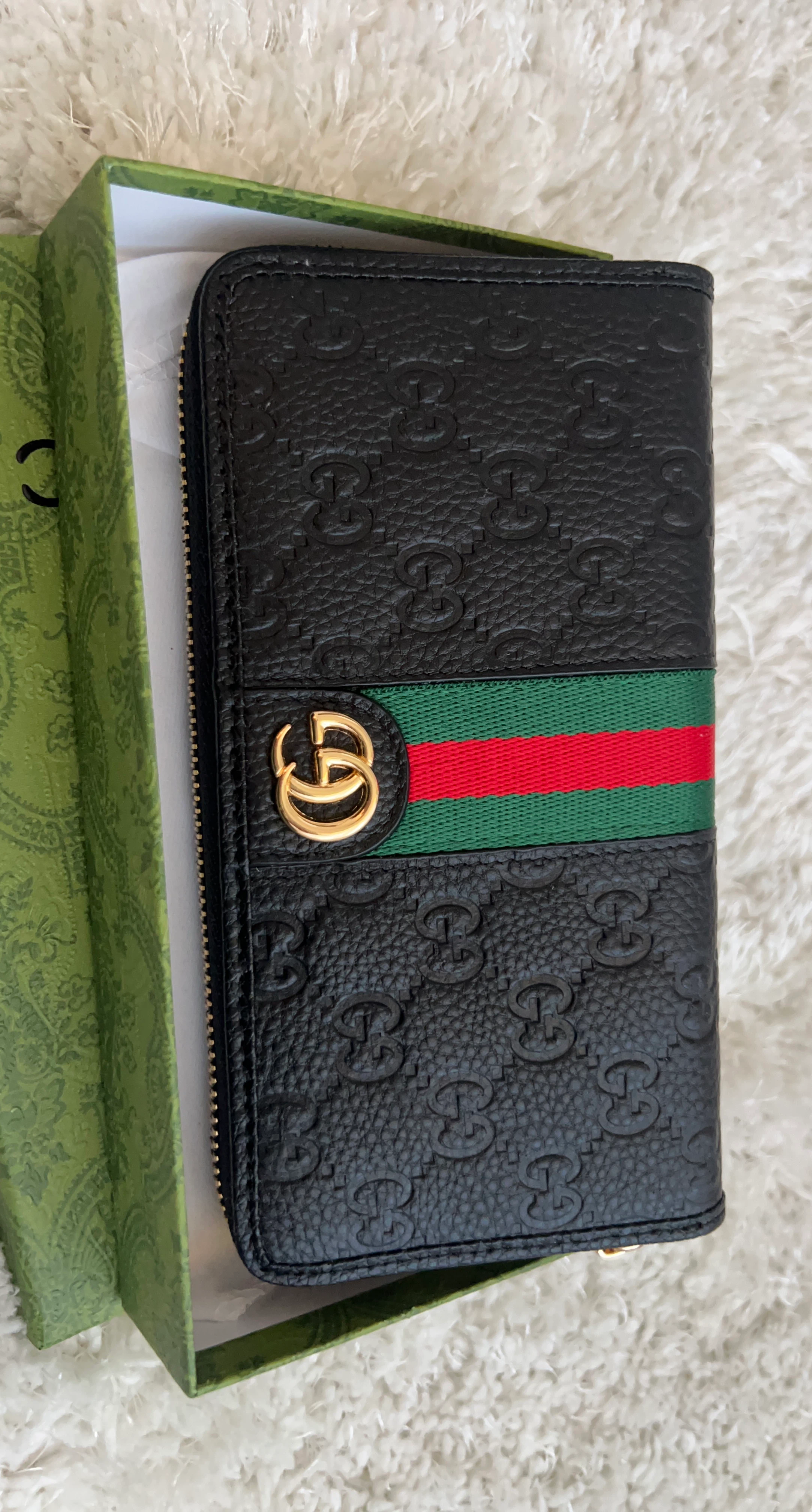 Gucci Black Leather Zip Around Wallet