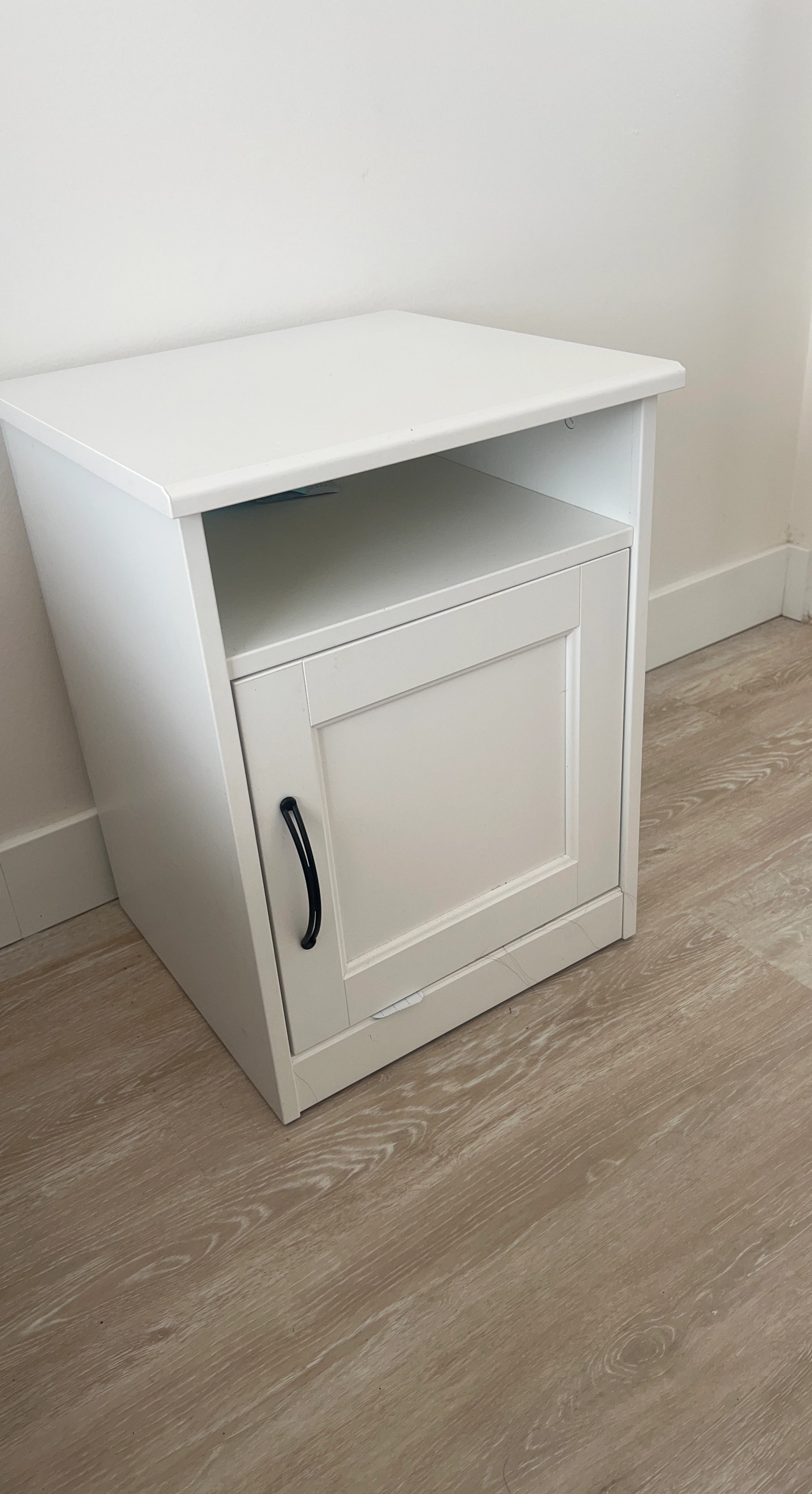 White Nightstand with Cabinet and Shelf
