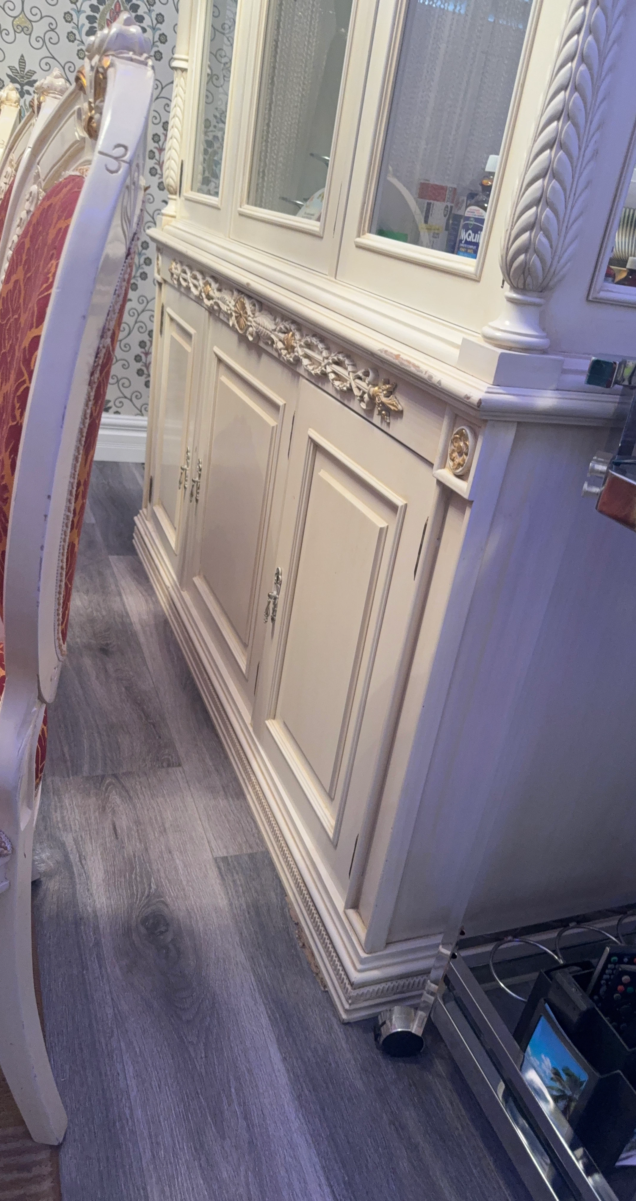 Cream Display Cabinet with doors