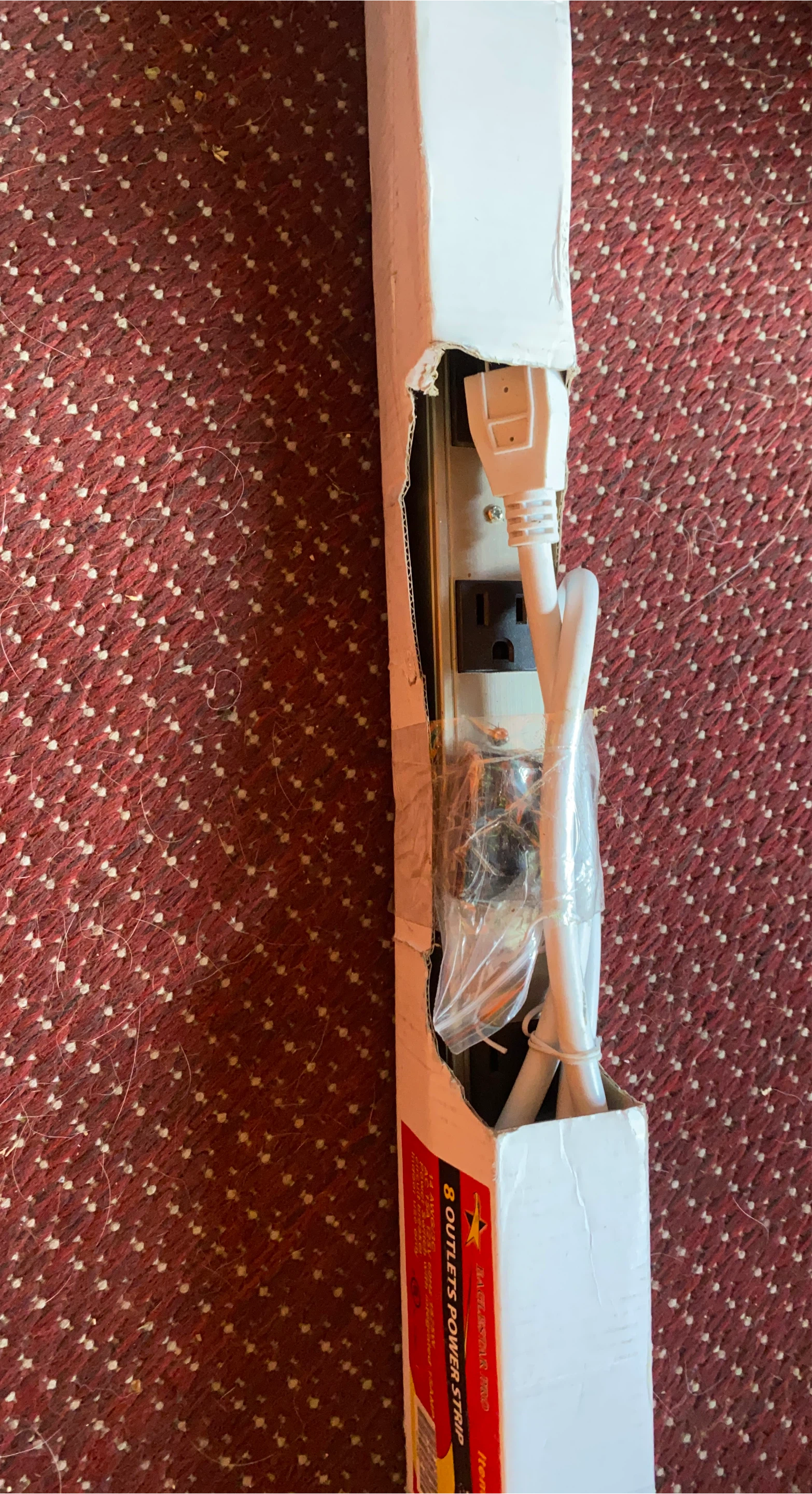 EAGLESTAR PRO 8 Outlet Power Strip