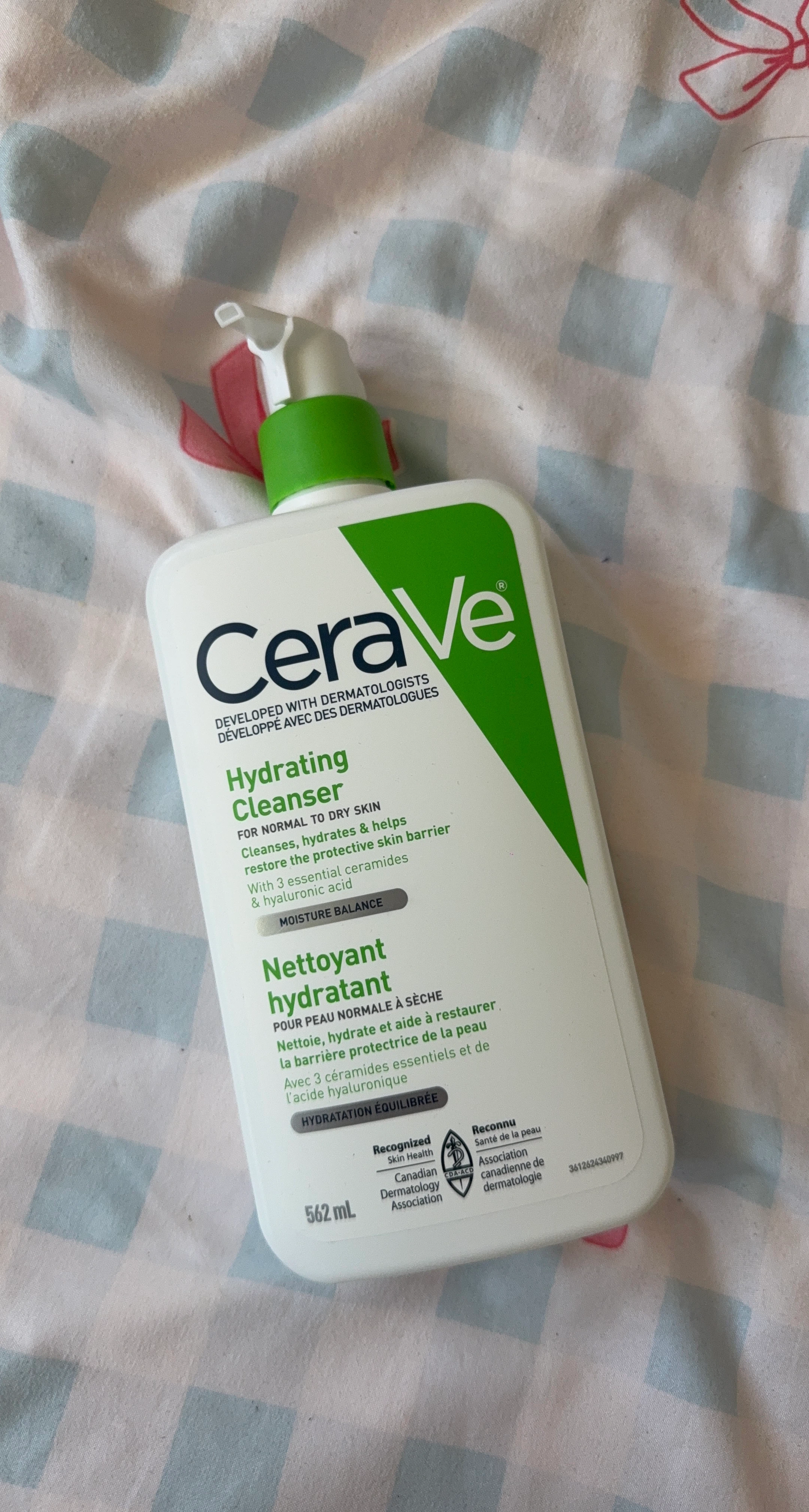NEW! CeraVe Hydrating Cleanser 562 mL
