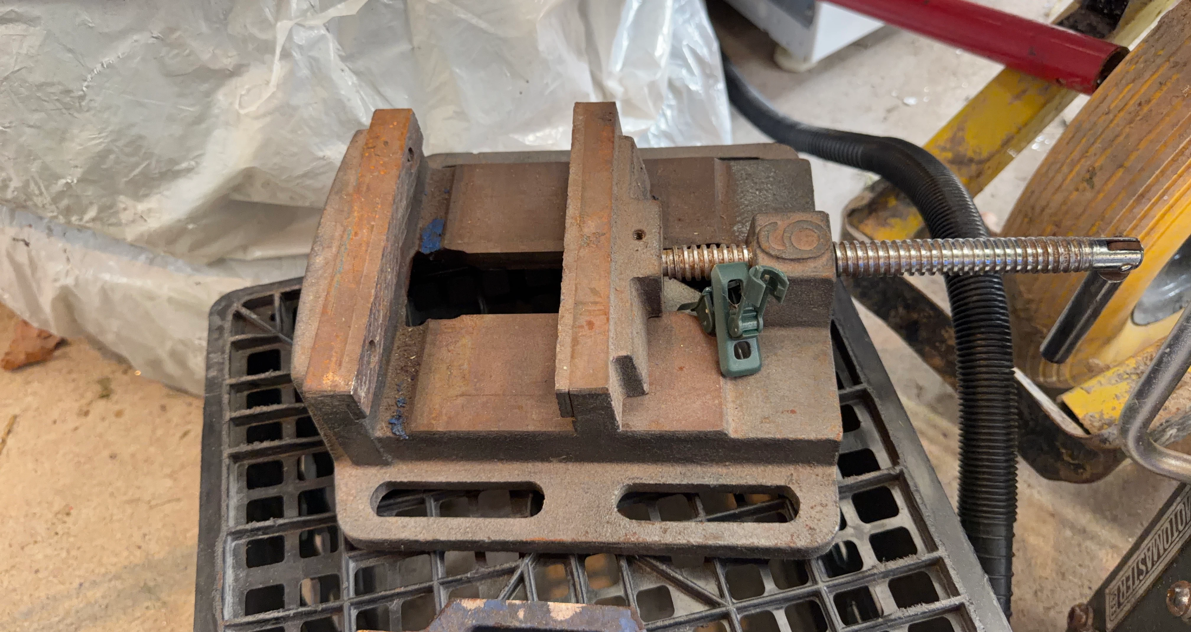 Bench Vise with Swivel Base