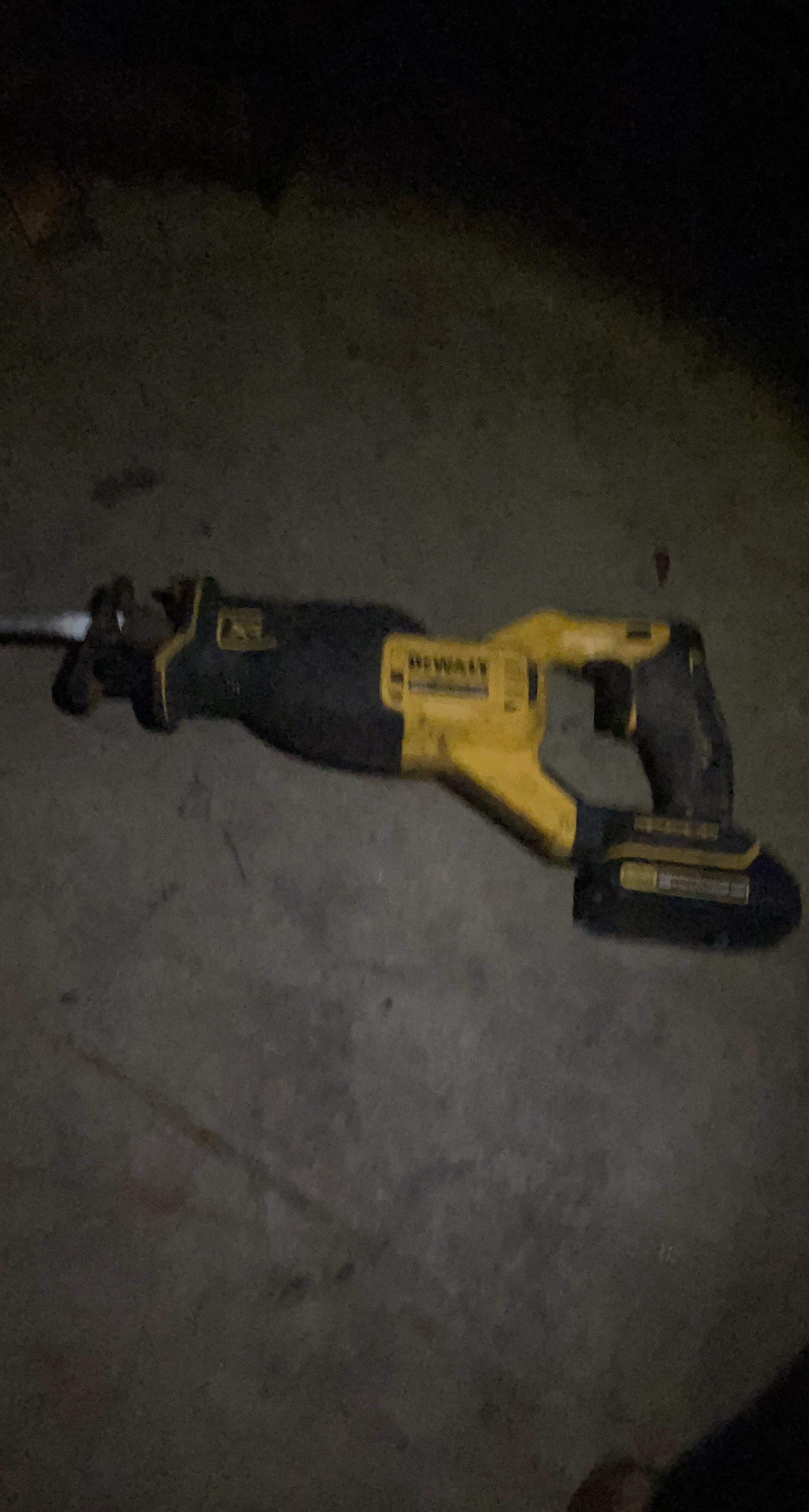 DEWALT 20V XR Brushless Reciprocating Saw