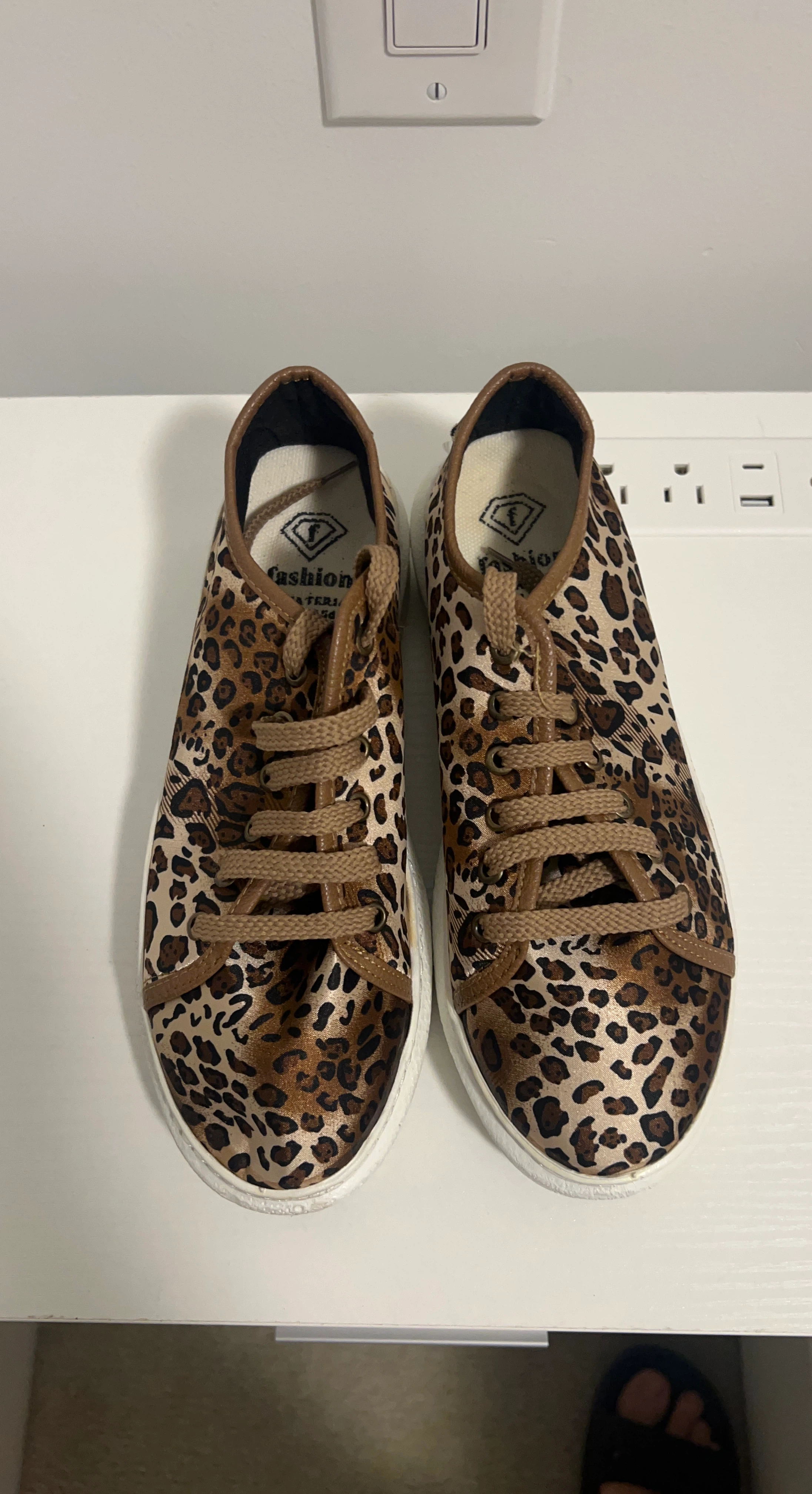 Fashion Leopard Print Lace-Up Sneakers