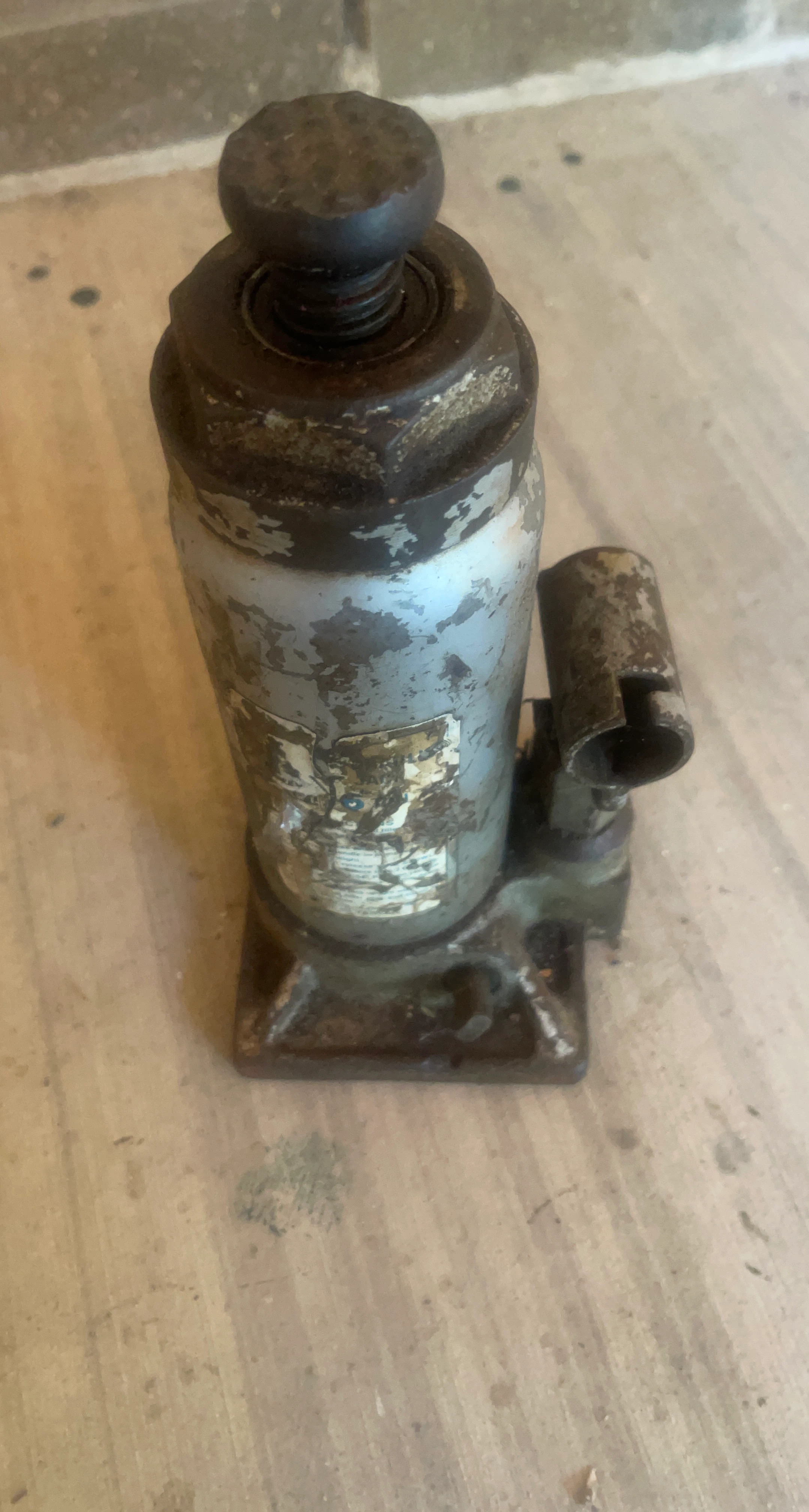 Used Hydraulic Bottle Jack
