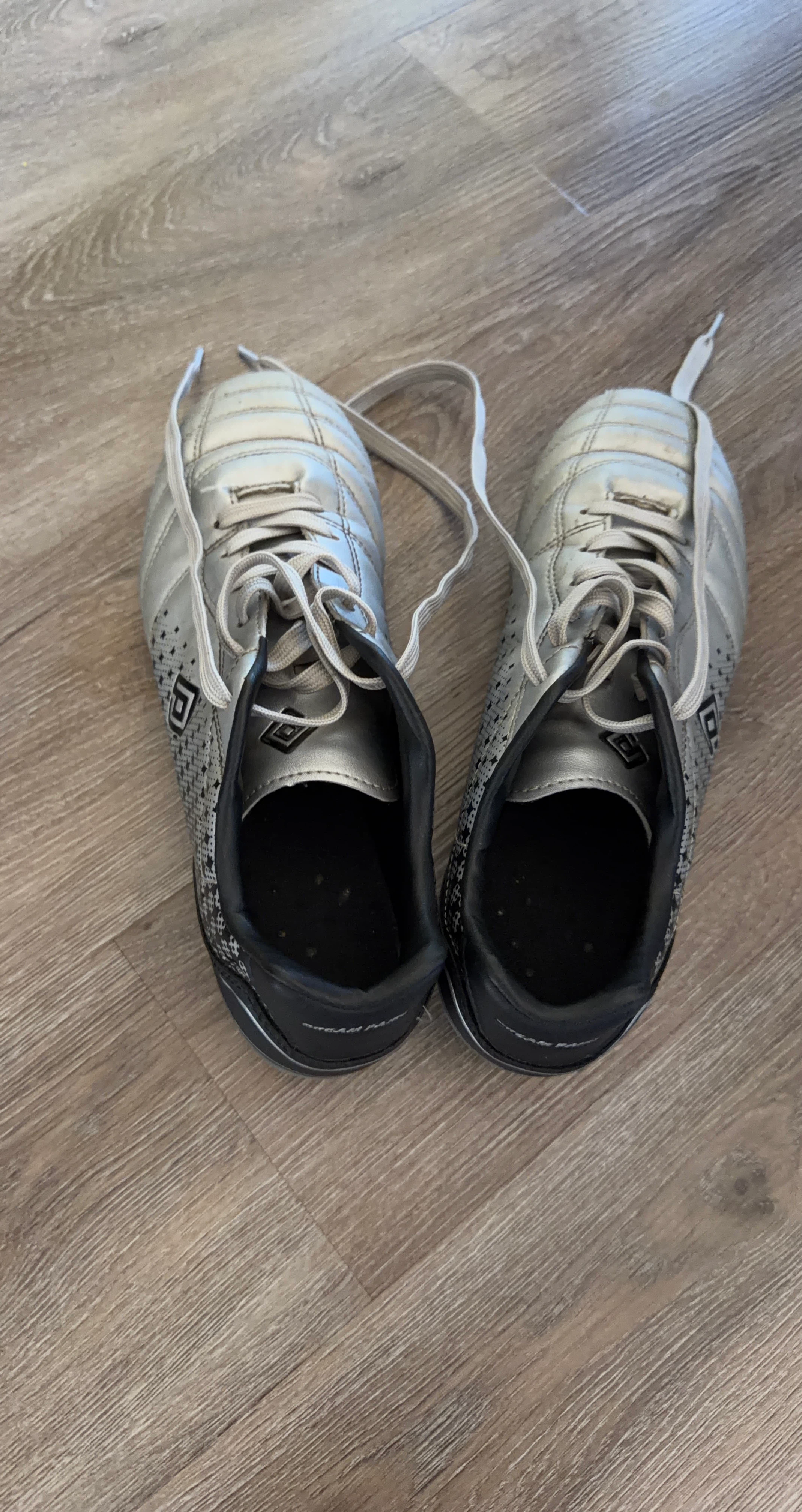 Umbro Soccer Cleats - Silver