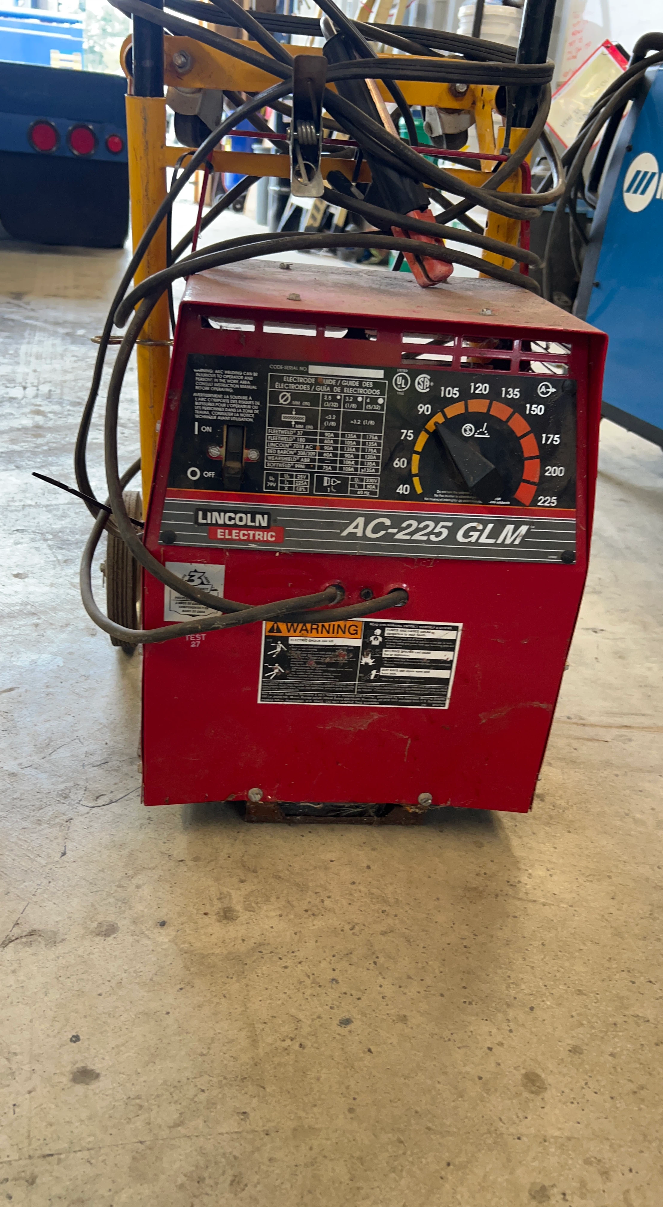 Lincoln Electric AC-225 GLM Welder