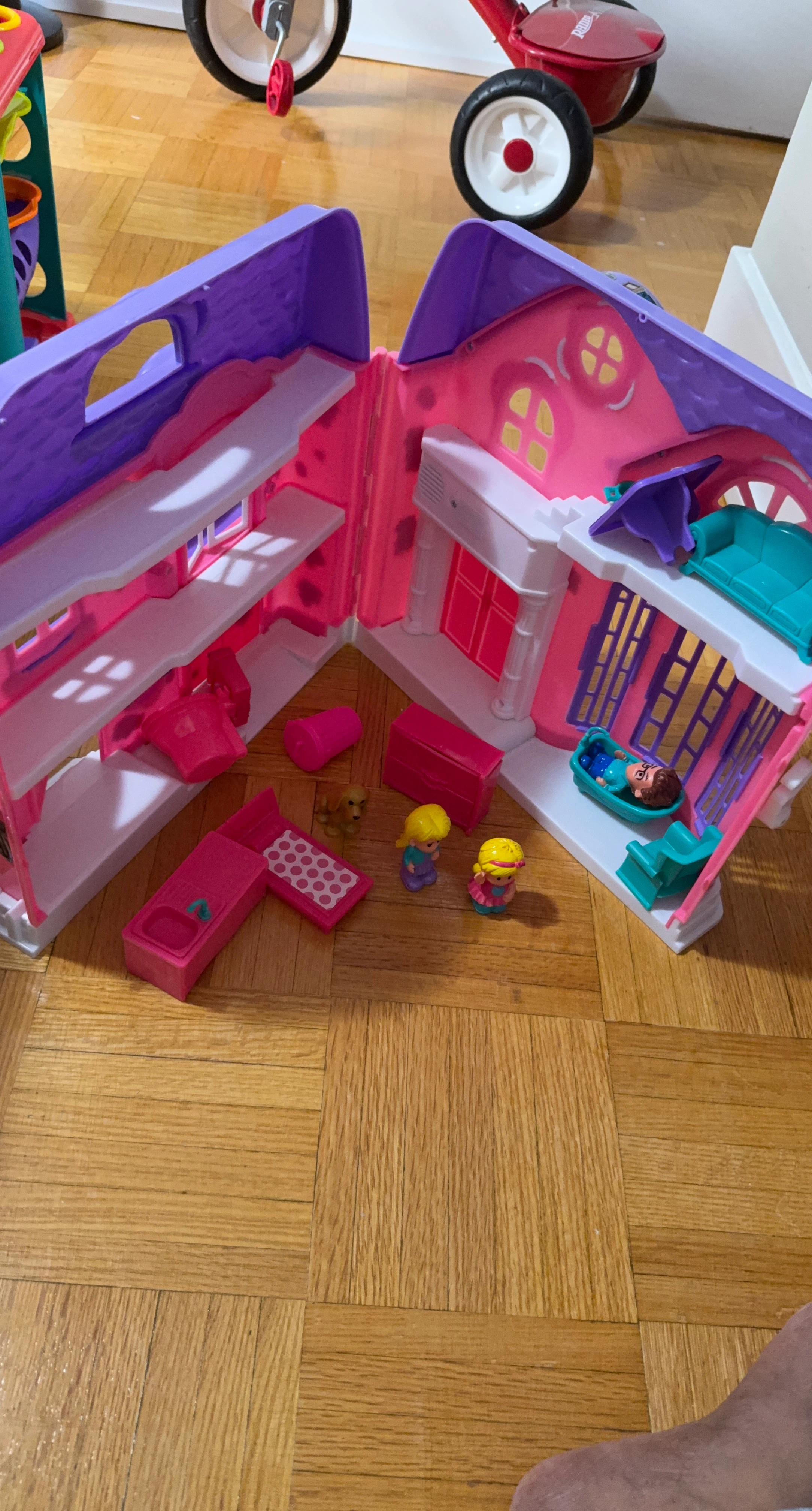 Fisher-Price Little People Pink Dollhouse with Figures