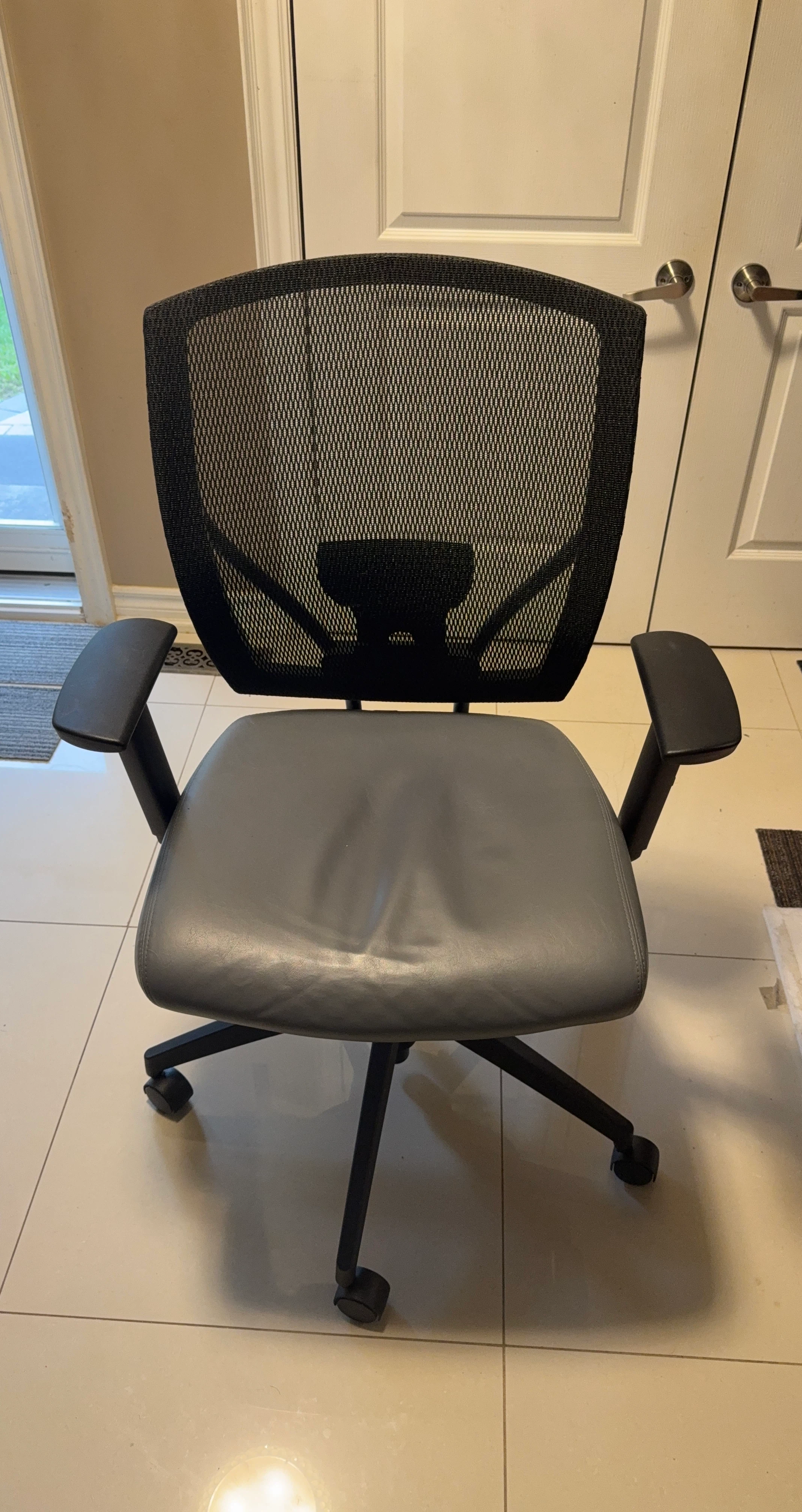 Black Mesh Back Office Chair with Grey Seat