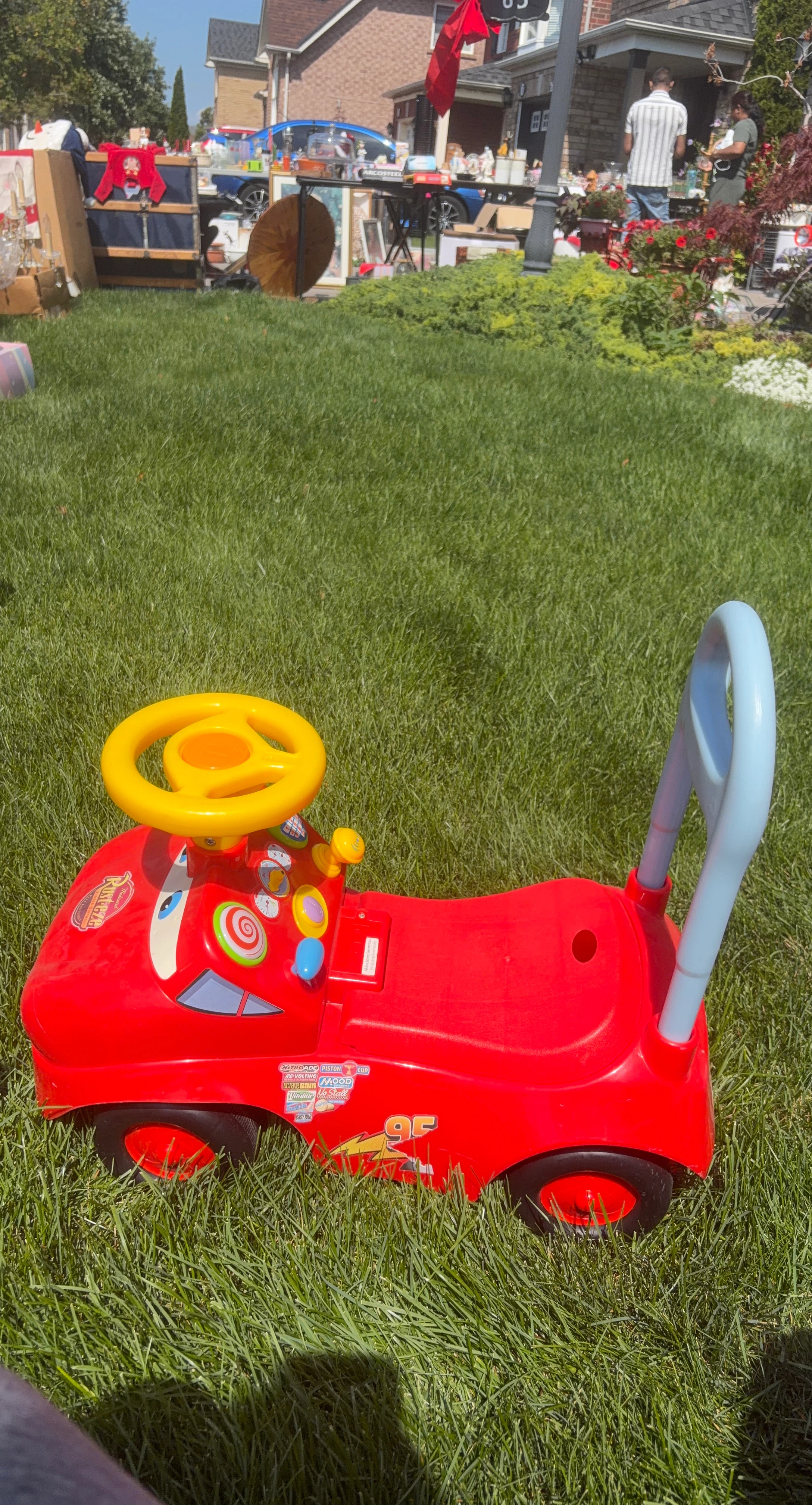 Disney Pixar Cars Lightning McQueen Ride-On Toy