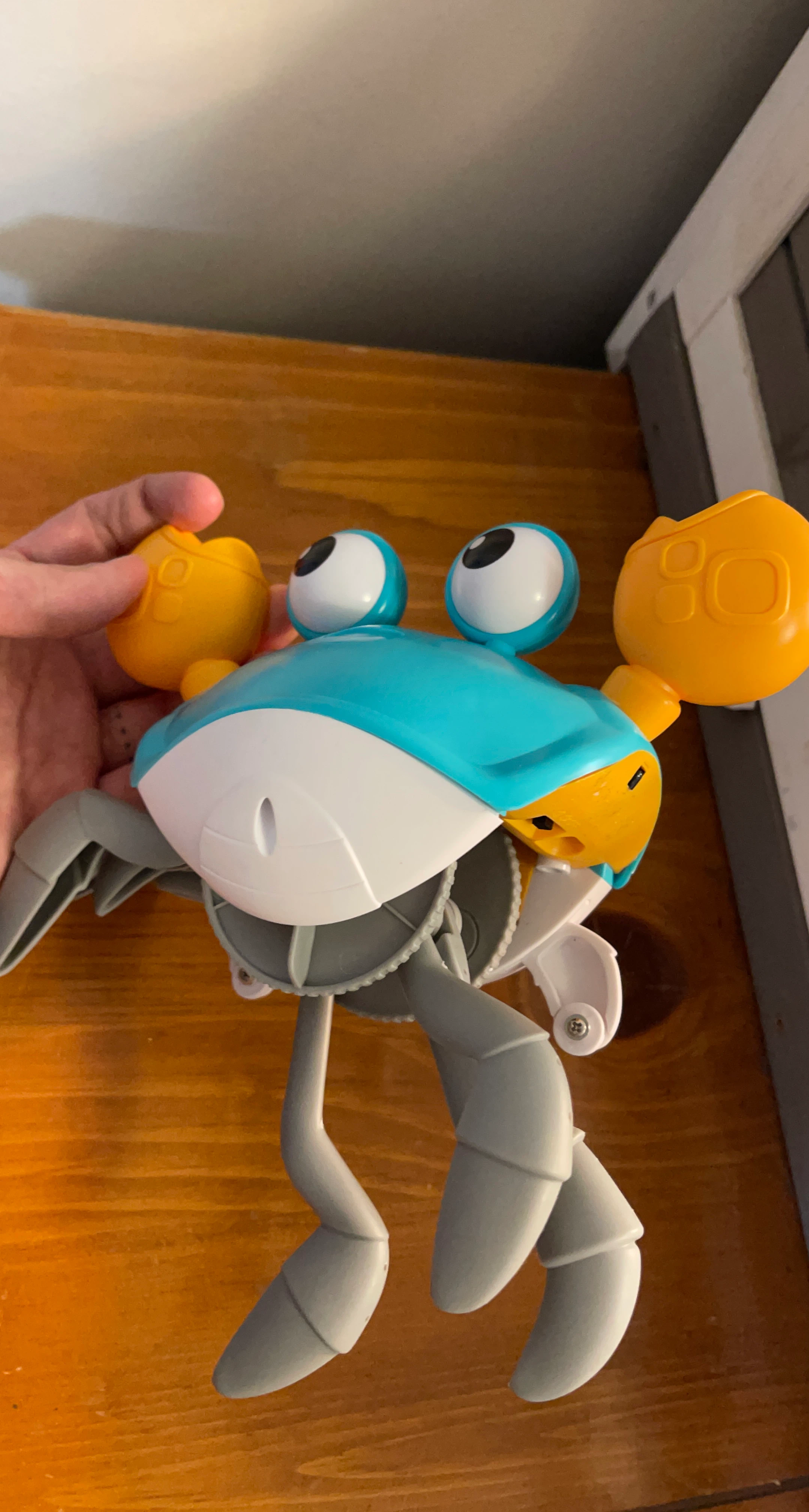 Infantino Crawl & Wobble Crab Toy