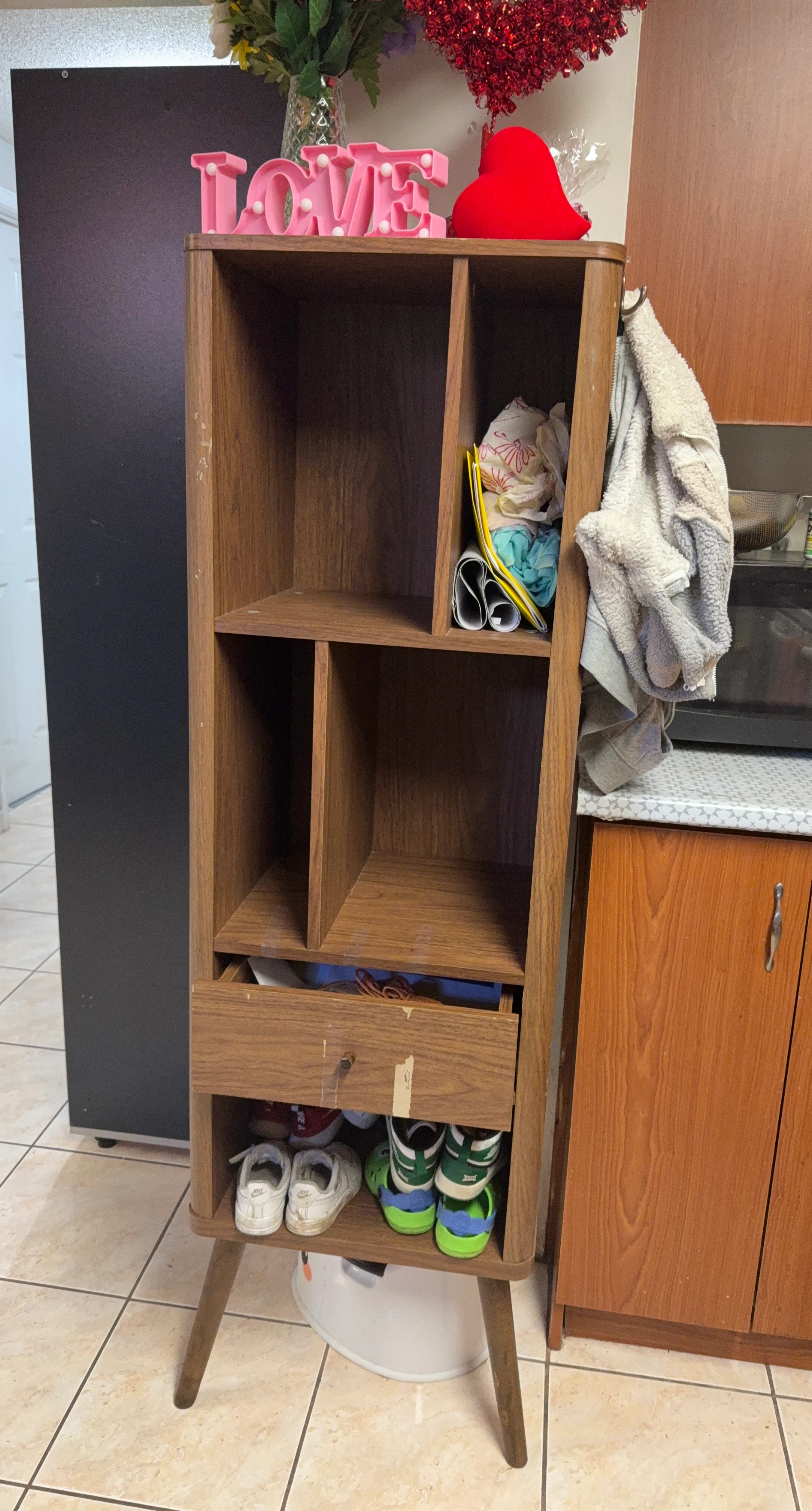 Wooden Storage Shelf Unit with Drawer